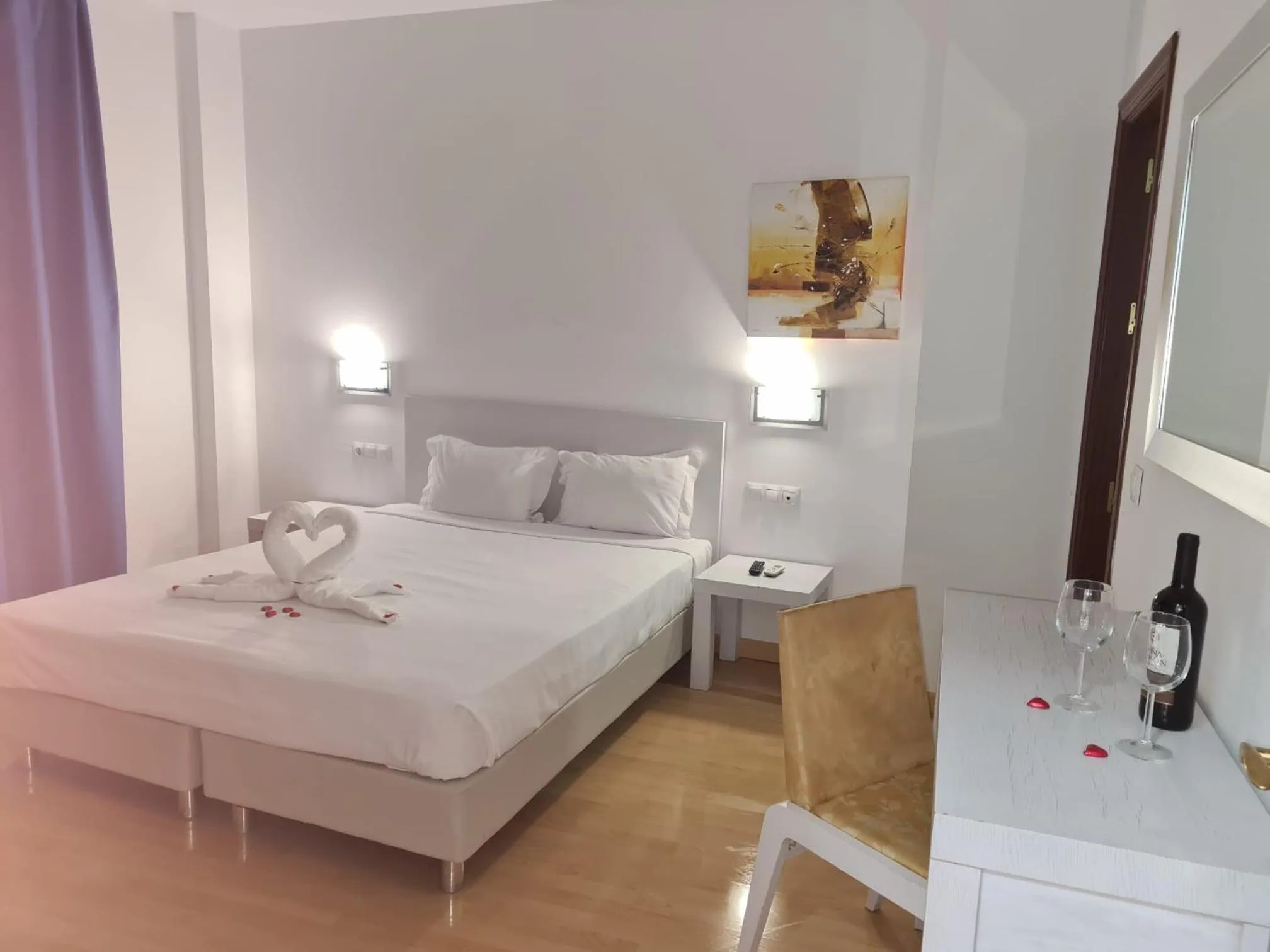 Bedroom, Bed in Hotel Trafalgar