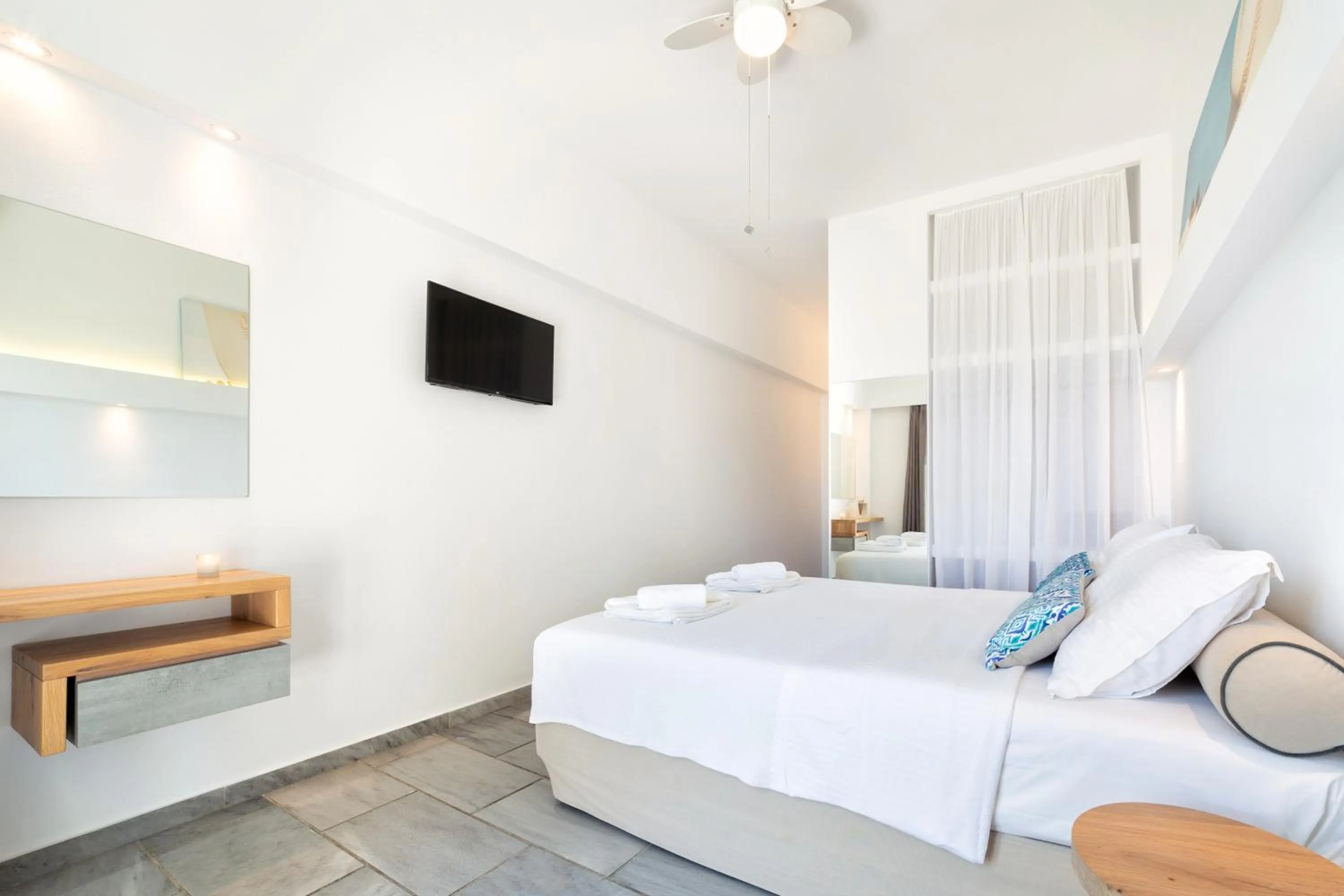 Photo of the whole room, Bed in Golden Beach Hotel