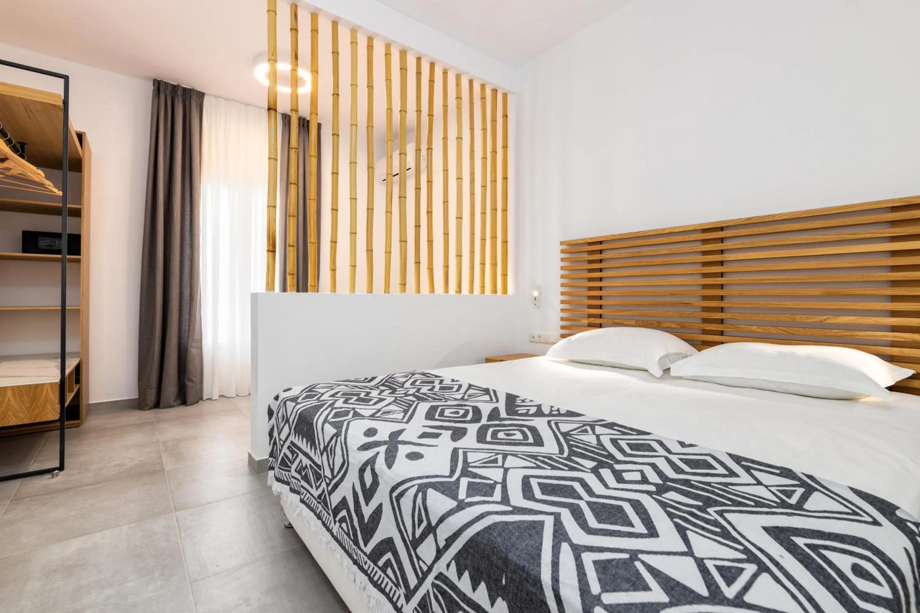 Photo of the whole room, Bed in Golden Beach Hotel