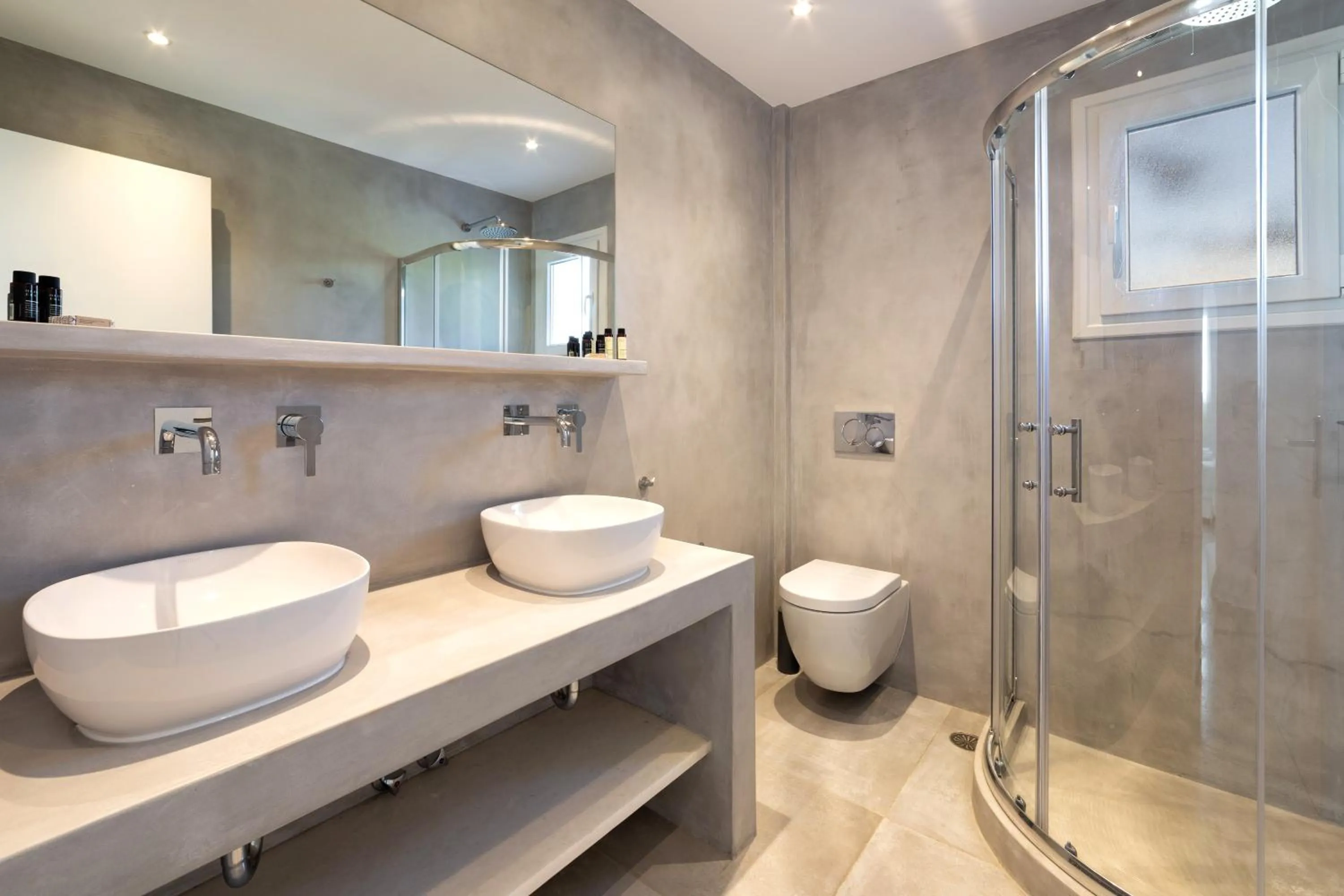 Shower in Golden Beach Hotel