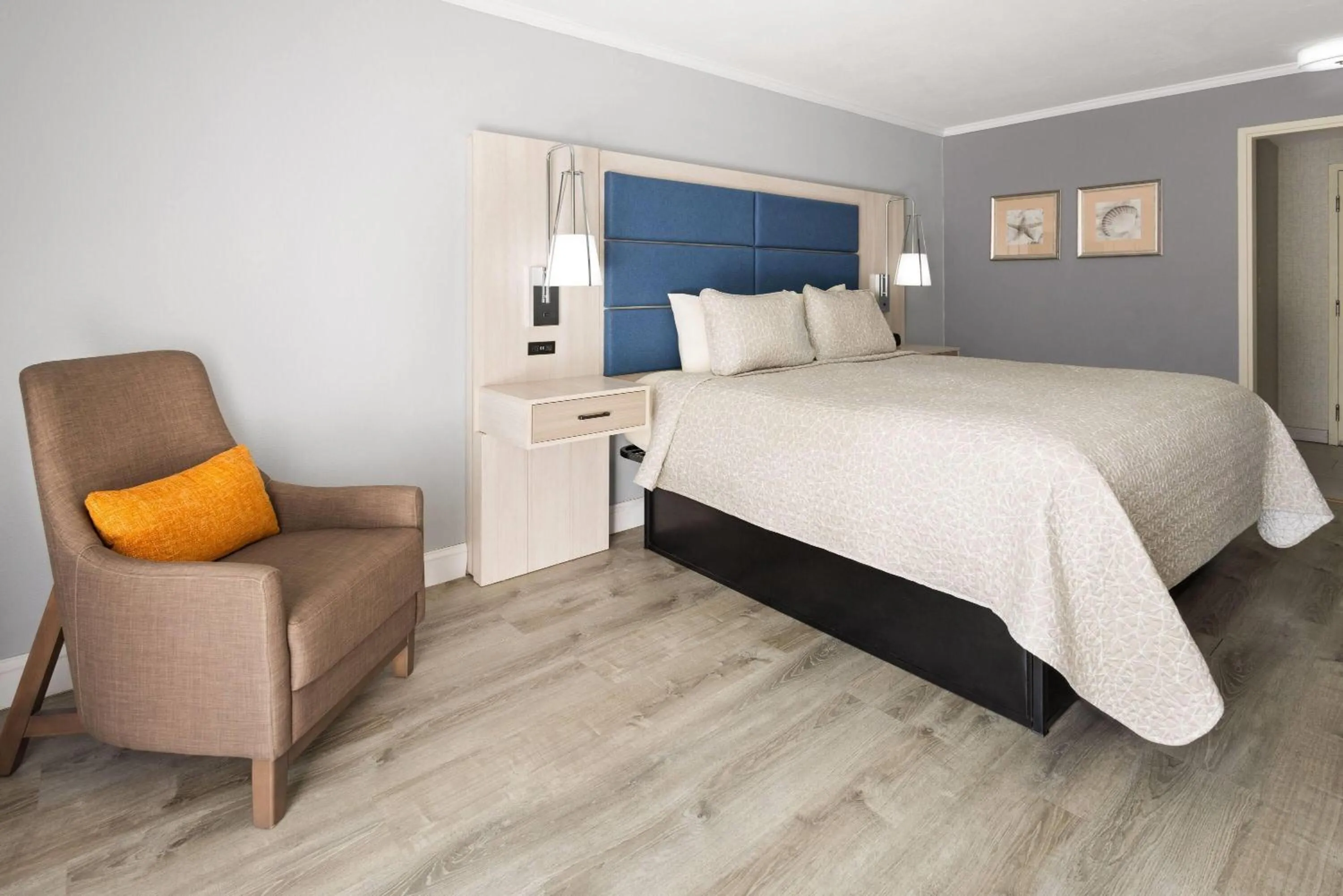 Photo of the whole room, Bed in All Seasons Resort, Trademark Collection by Wyndham