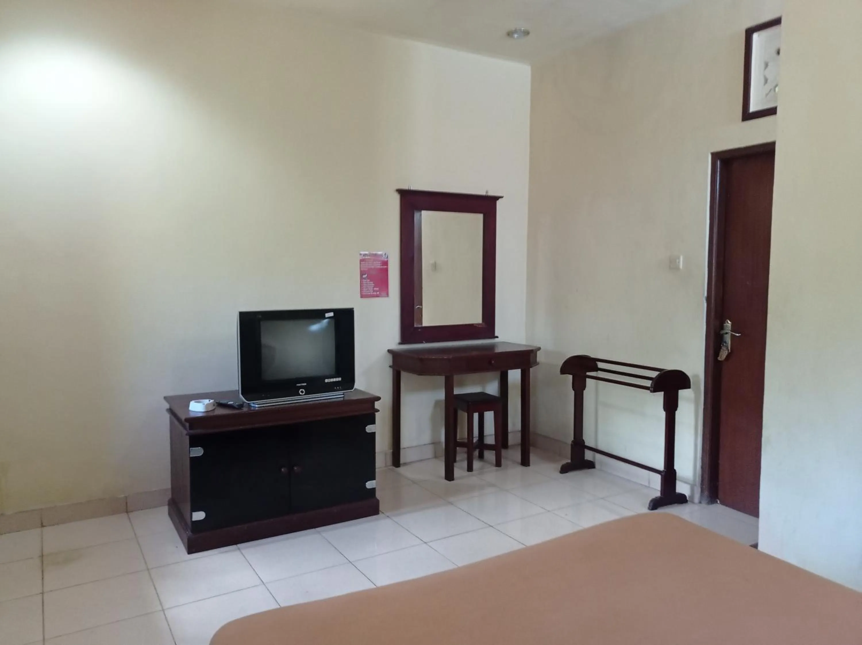Hotel Mawar Sari Mitra RedDoorz