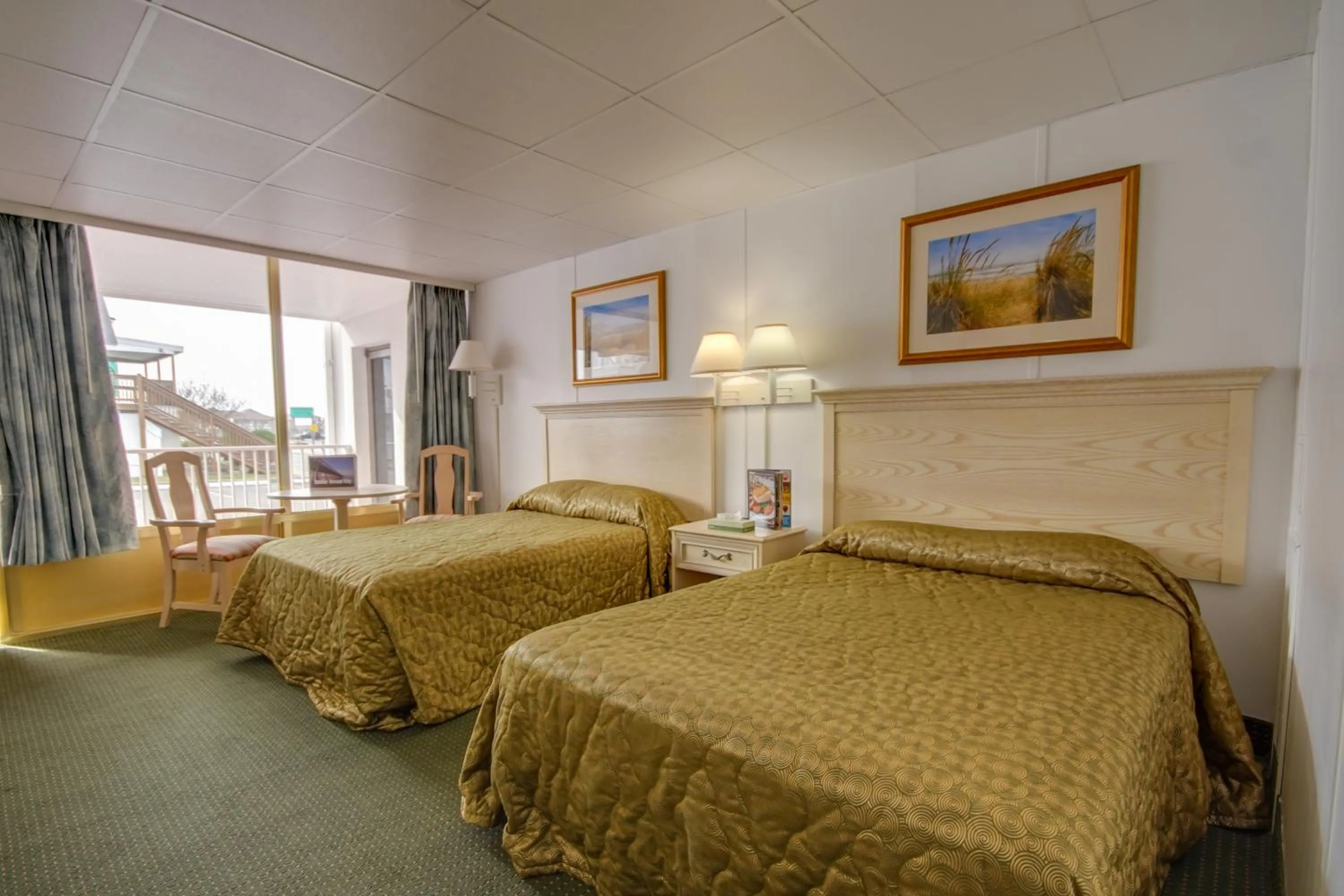 Bedroom, Bed in Empress Motel