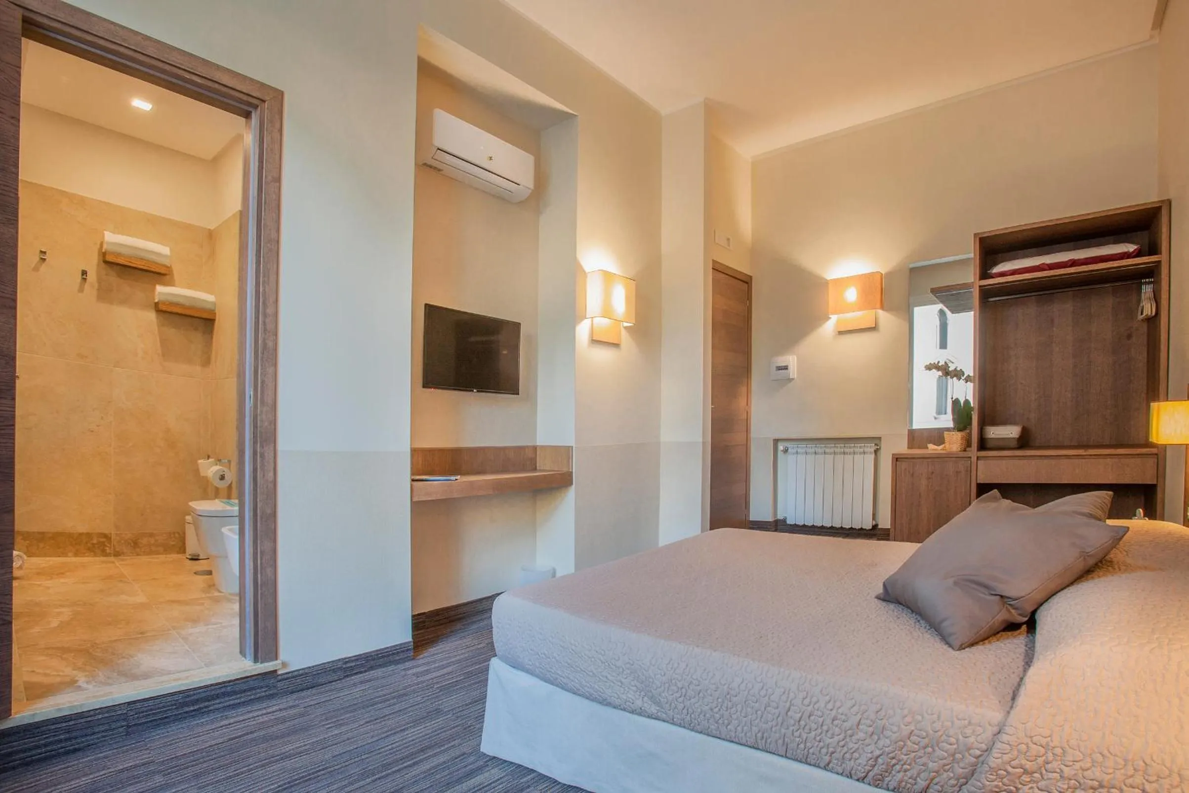 Photo of the whole room, Bed in B&B Dimora San Felice