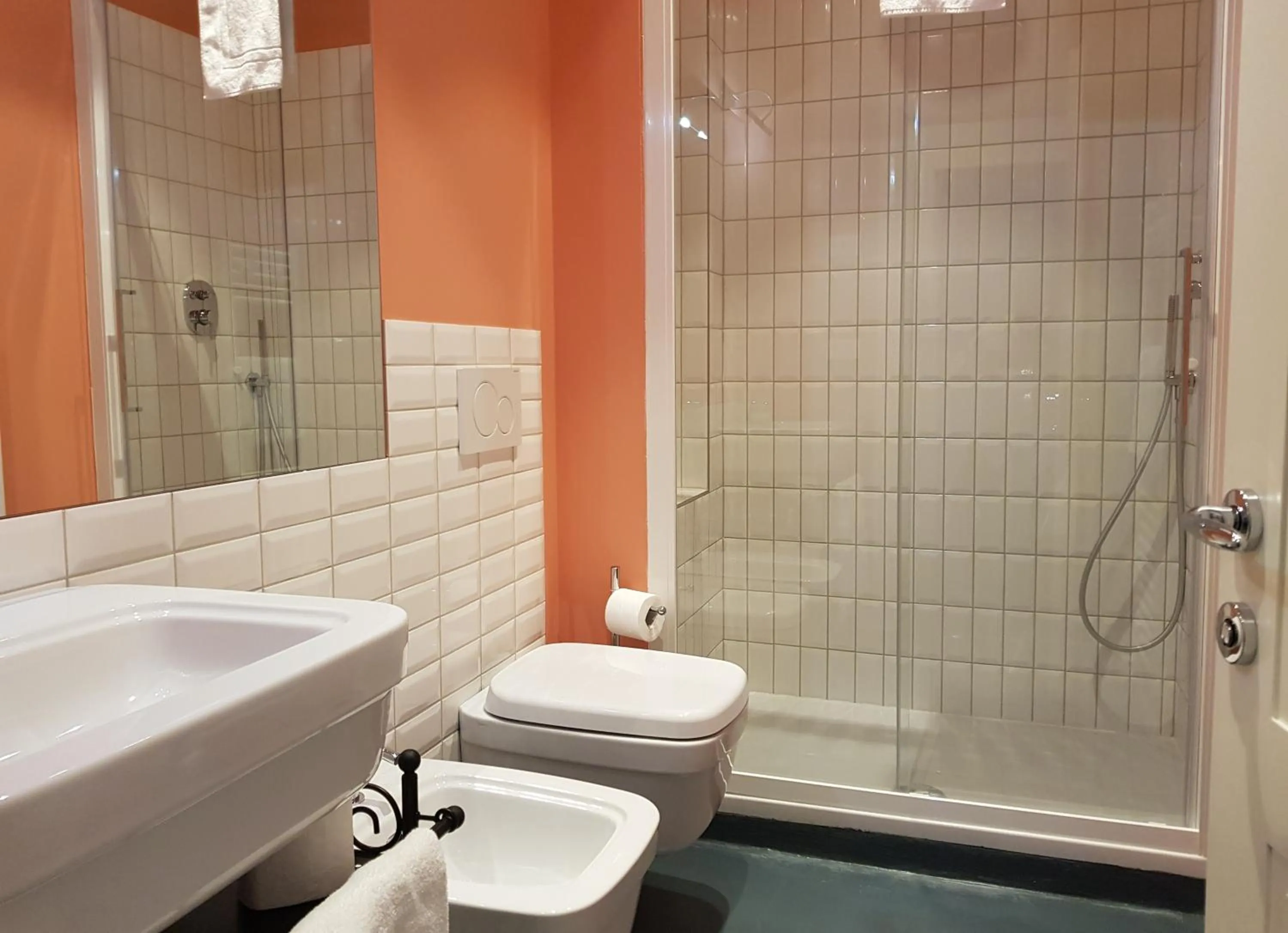 Bathroom in Almarossa