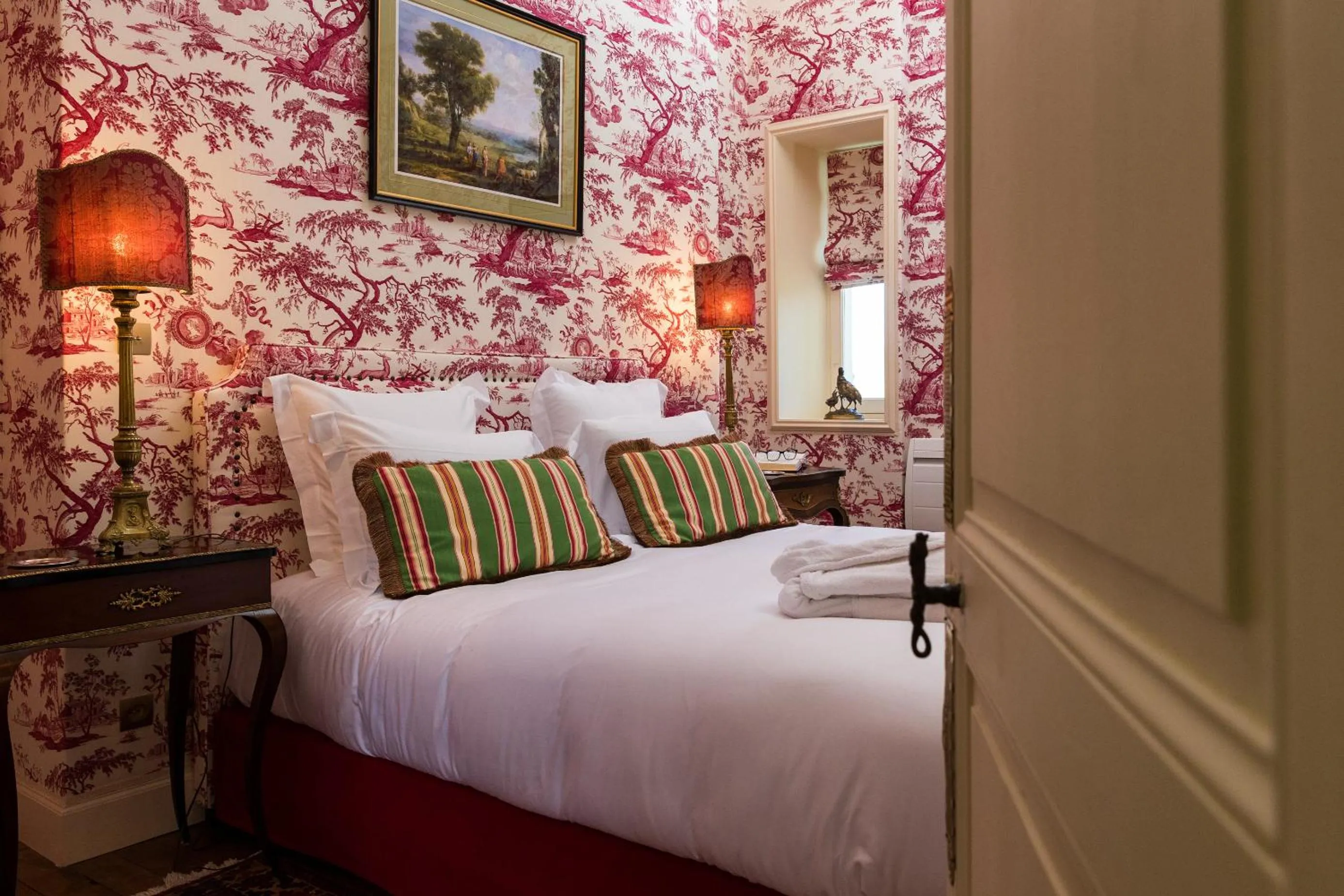 Photo of the whole room, Bed in Château de Beauvais