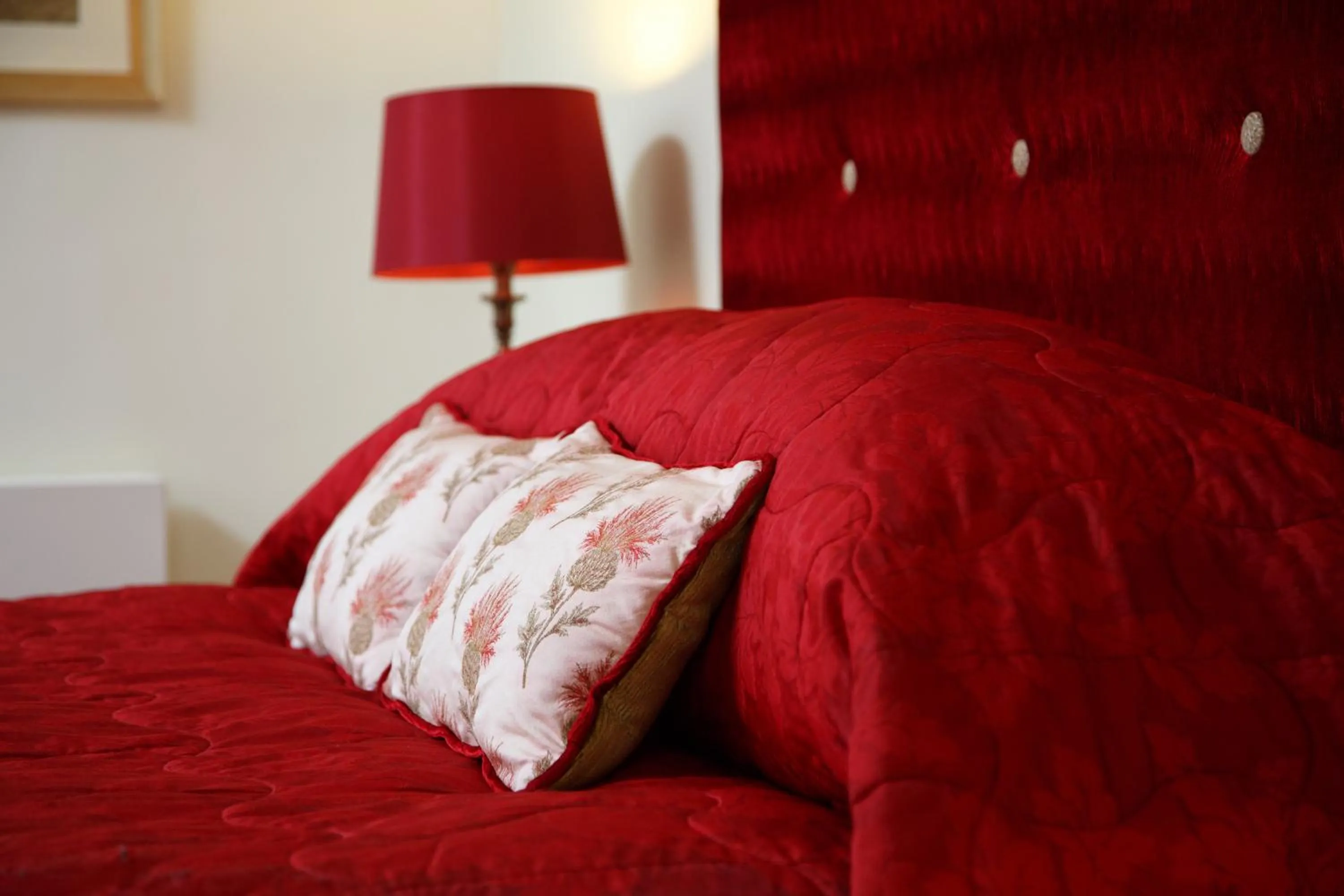 Bedroom, Bed in Garvock House Hotel