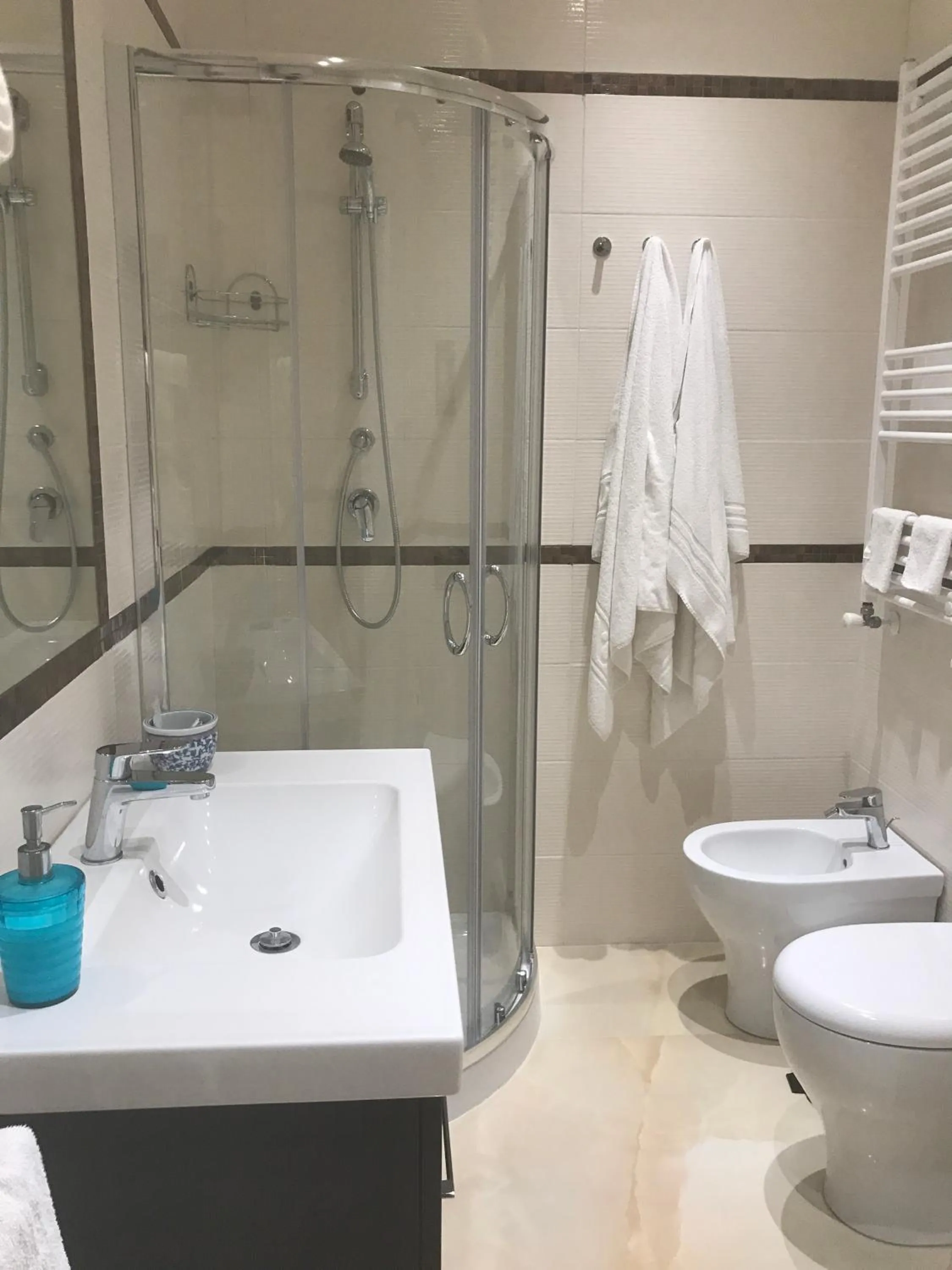 Shower in Aquila house