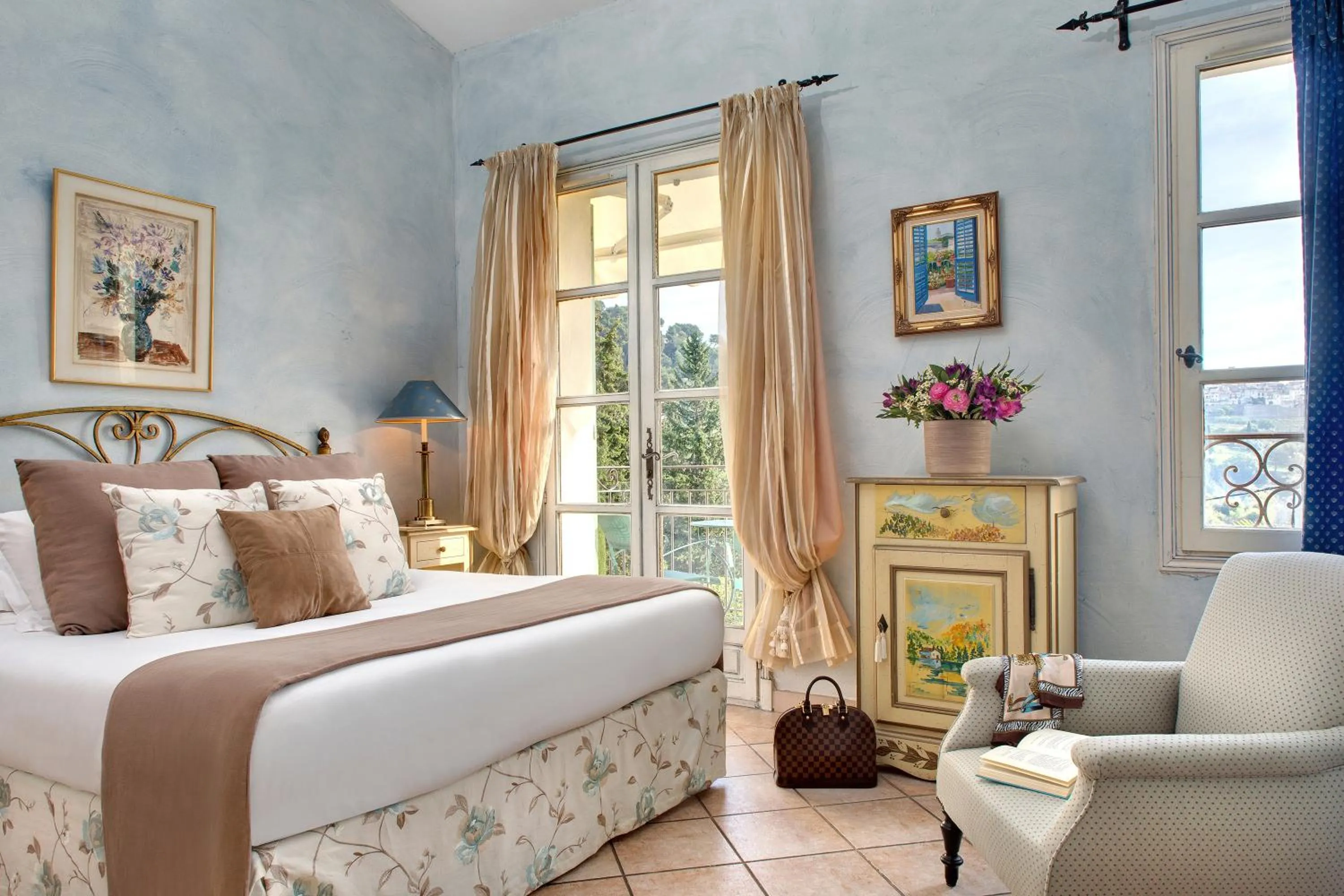 Bedroom in Hôtel La Grande Bastide