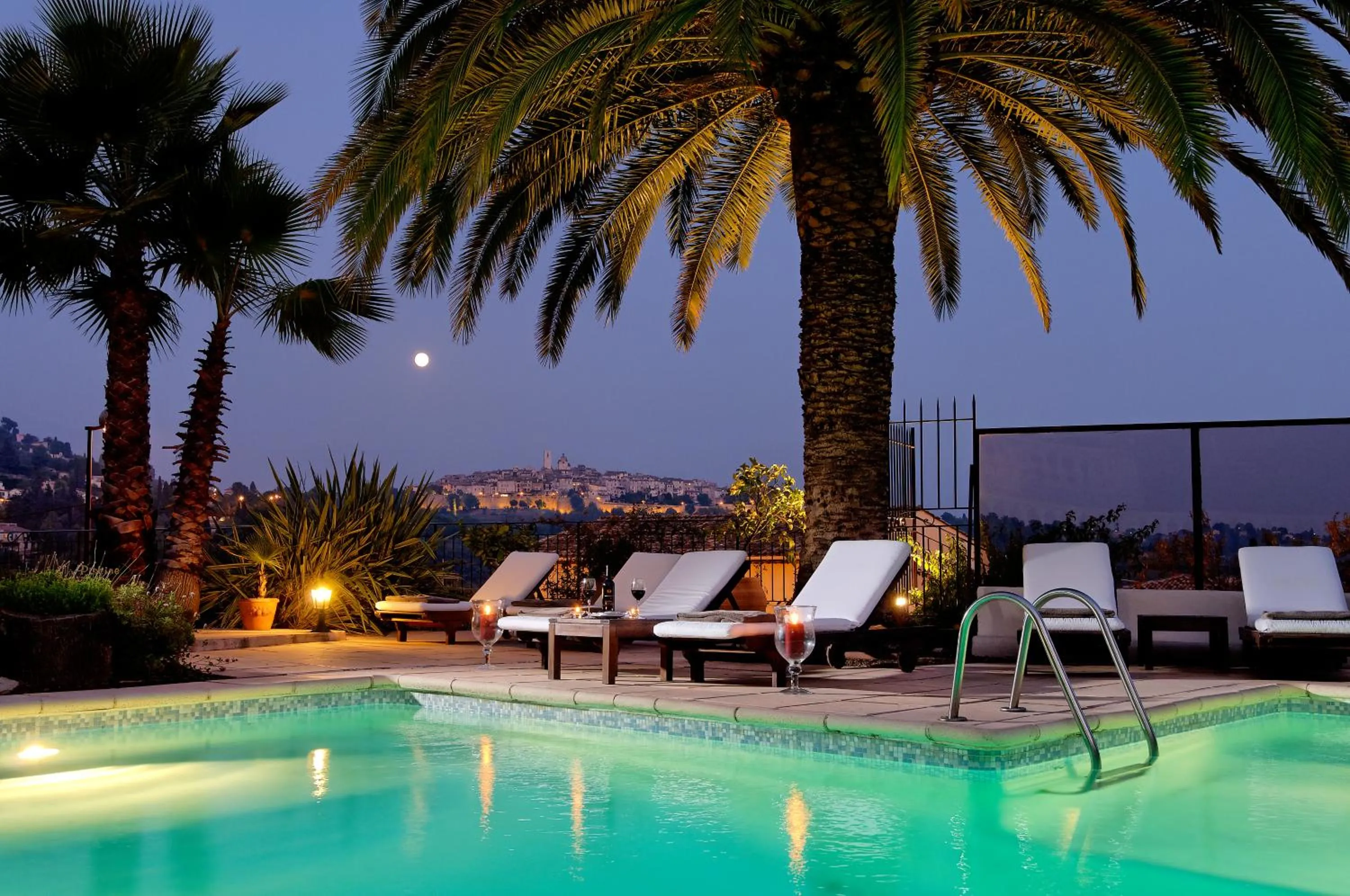 Swimming pool in Hôtel La Grande Bastide