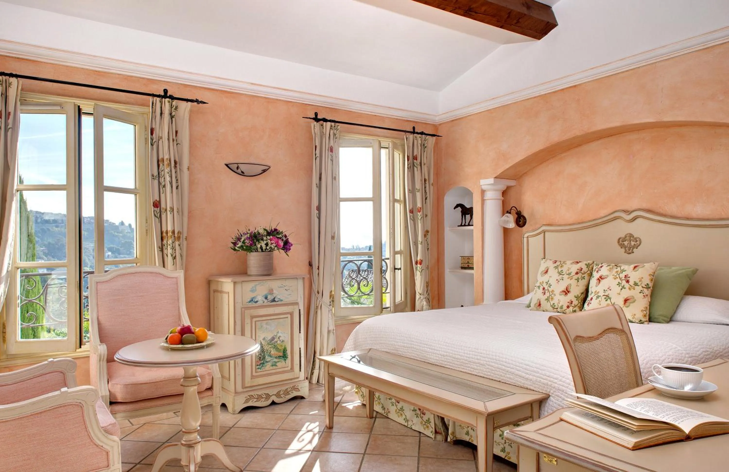 Photo of the whole room in Hôtel La Grande Bastide