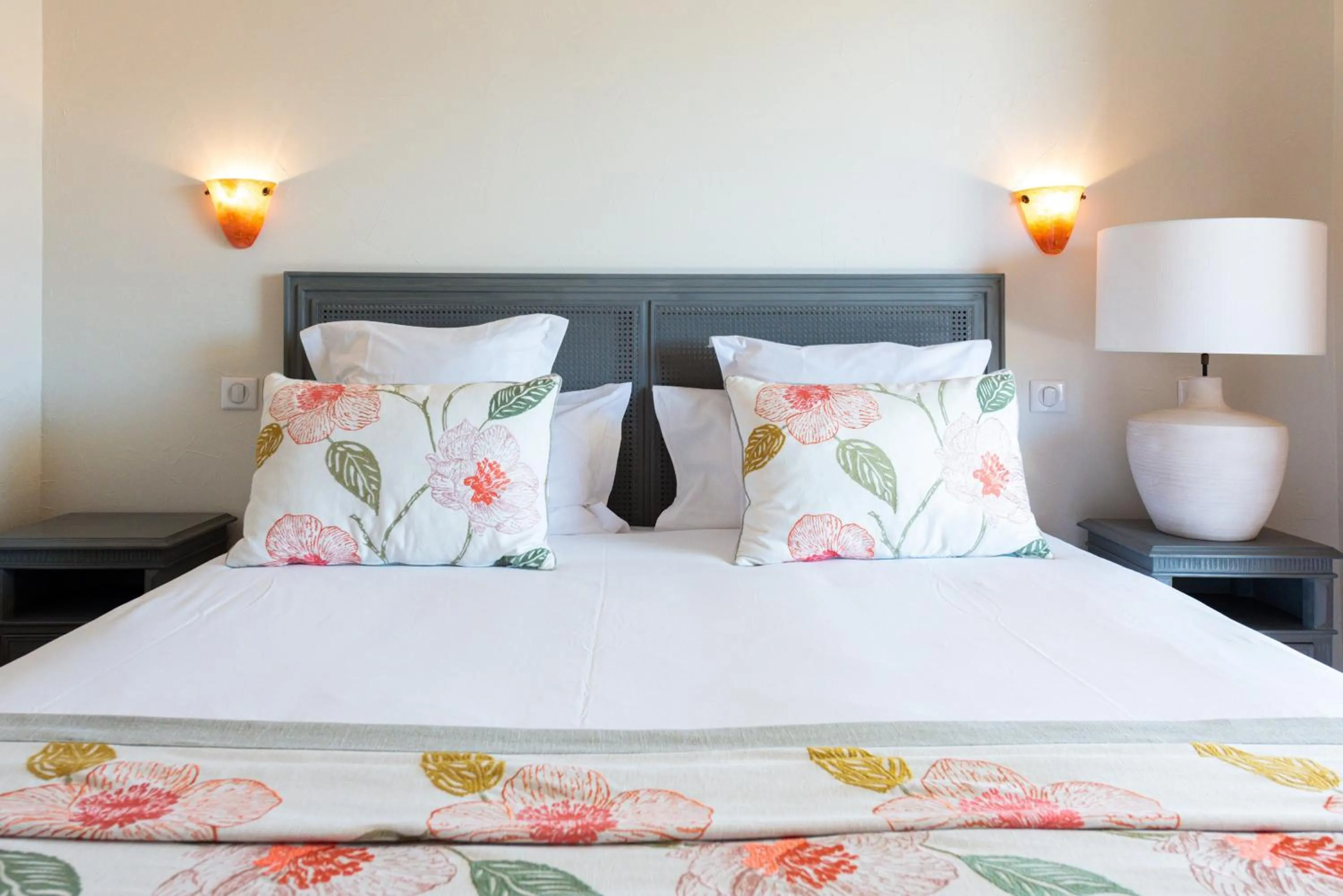 Bedroom, Bed in Hôtel La Grande Bastide