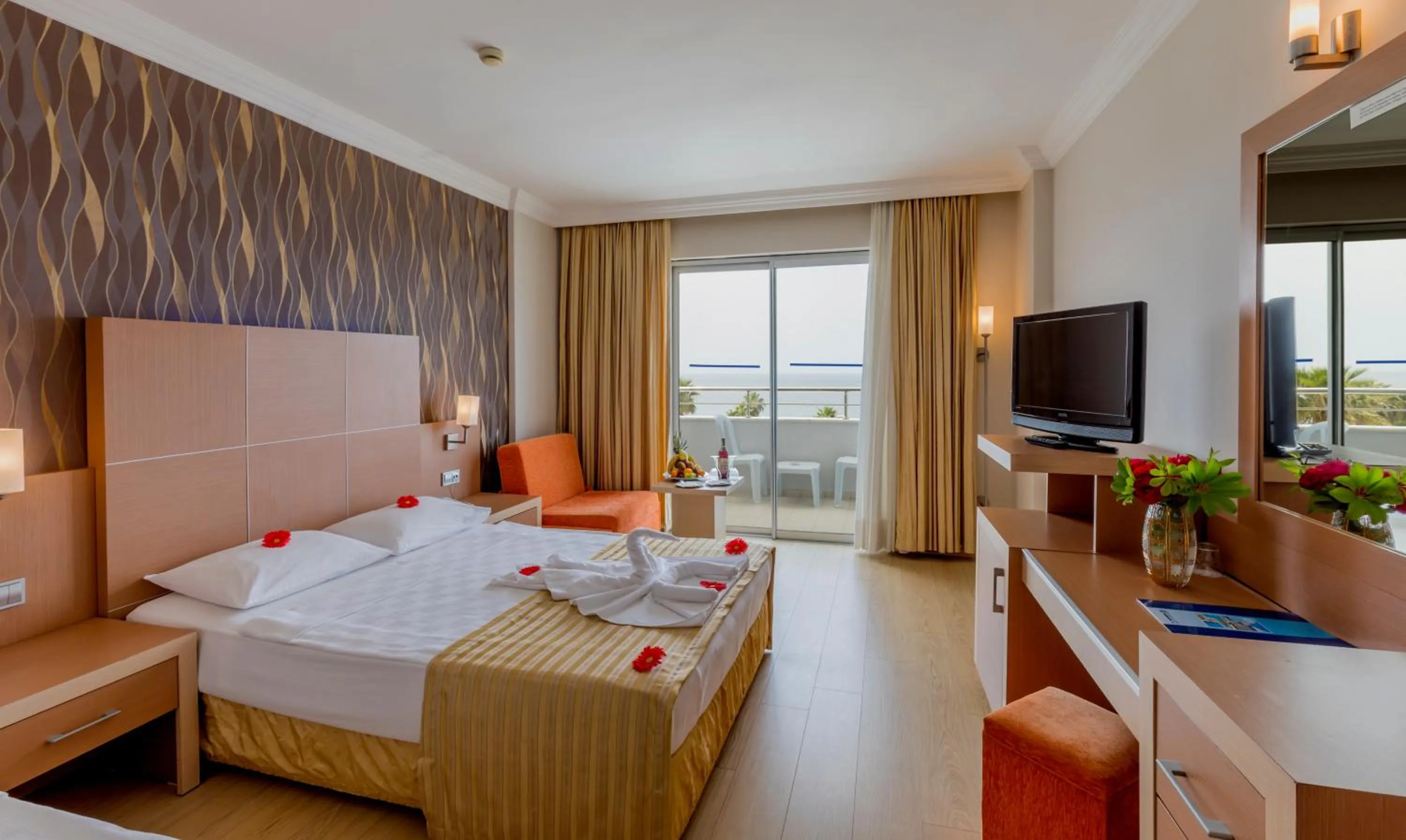 Bed in Holiday Garden Resort- Ultra All İnclusive
