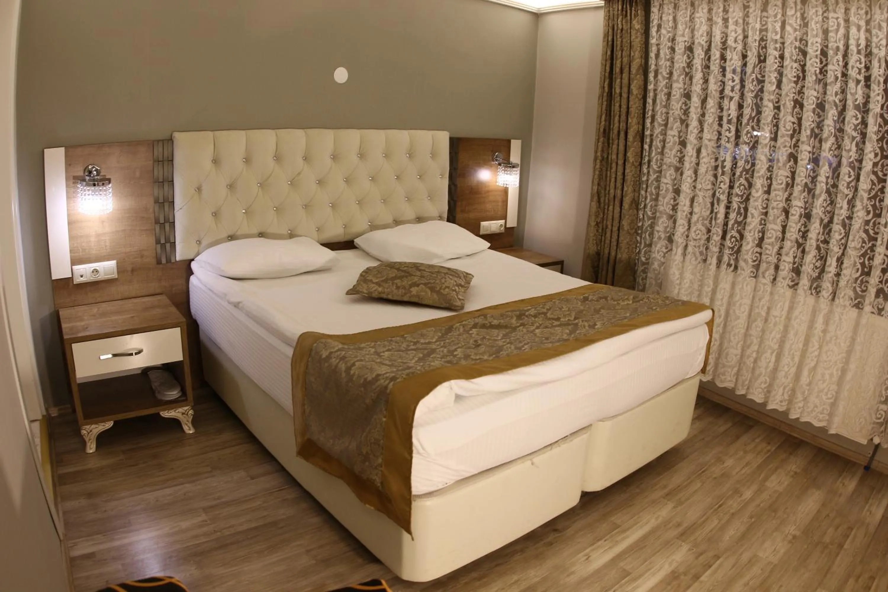 Photo of the whole room in Sehri̇-zade Yalisi