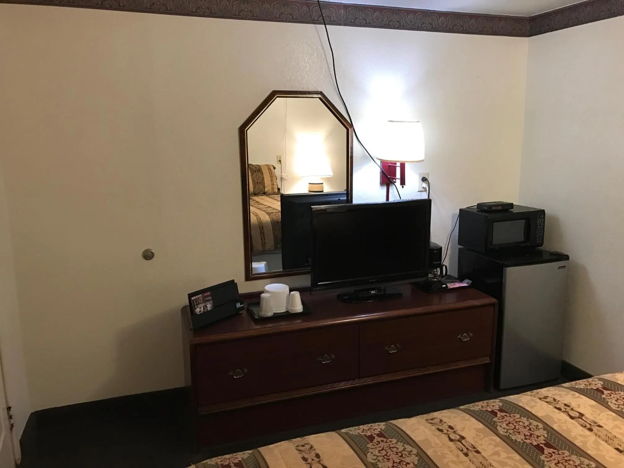 Bed in Budget Inn of Brownfield