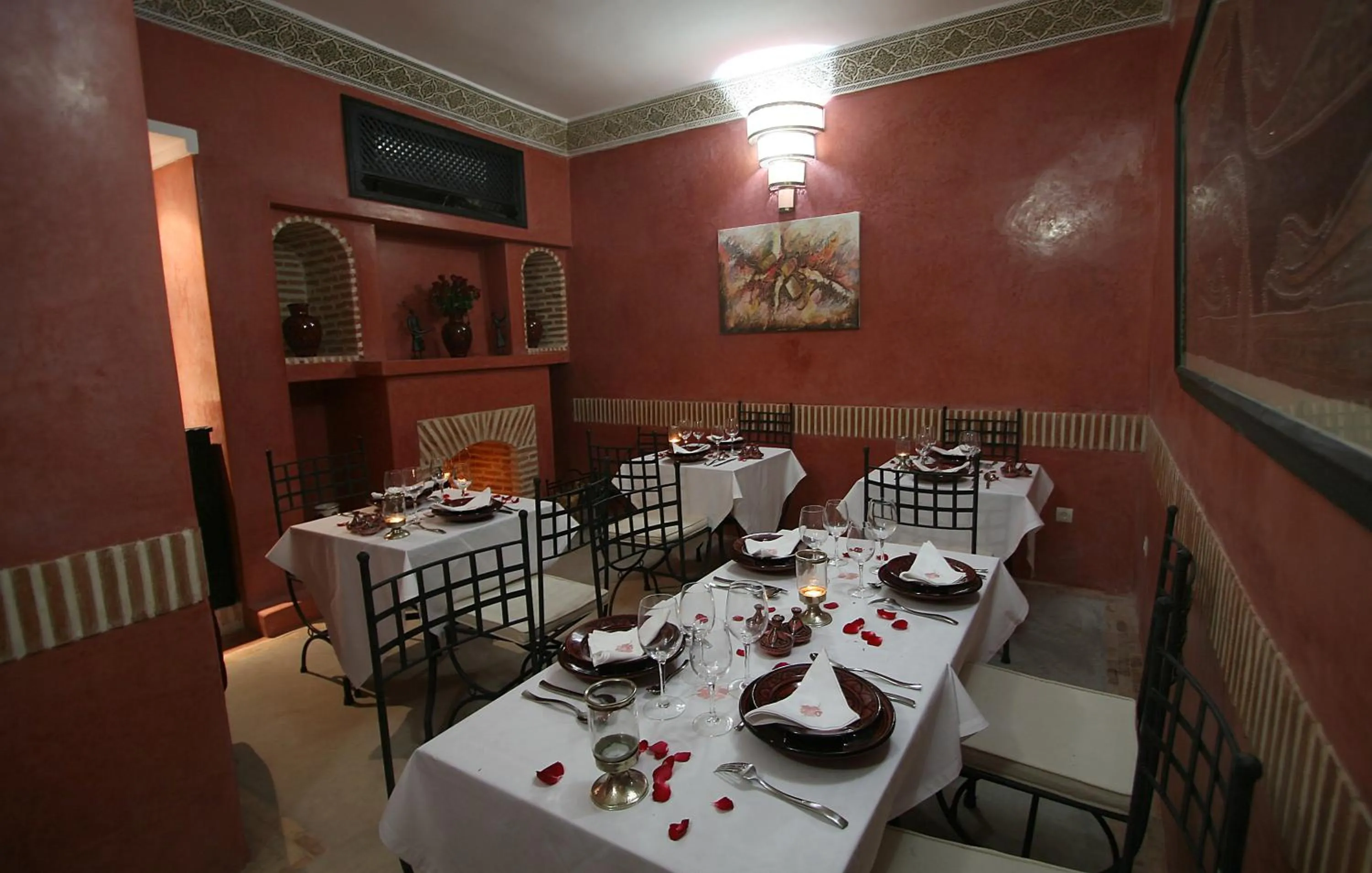 Restaurant/places to eat in Riad Alili
