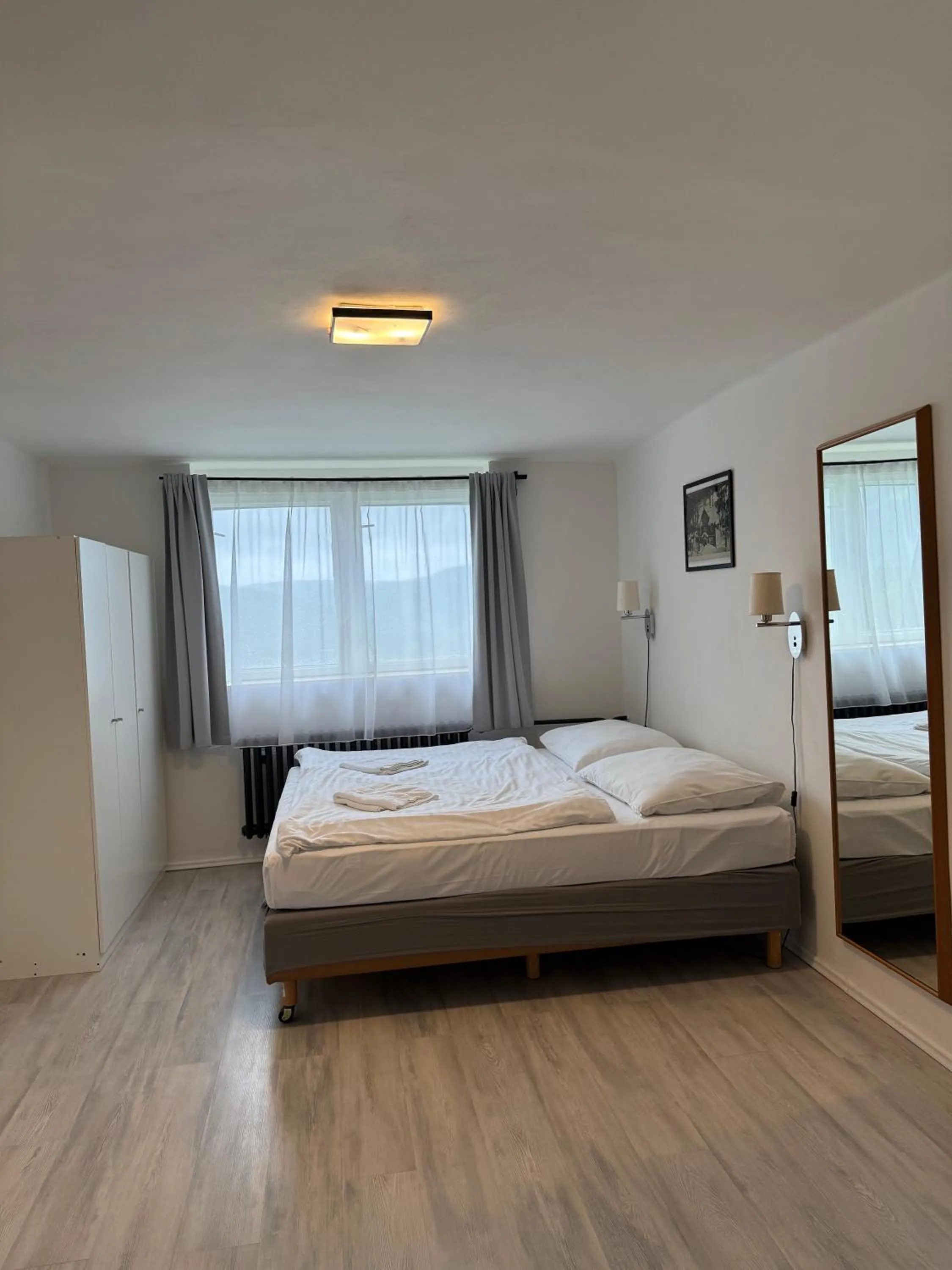 Text overlay, Bed in Hotel Horní Pramen