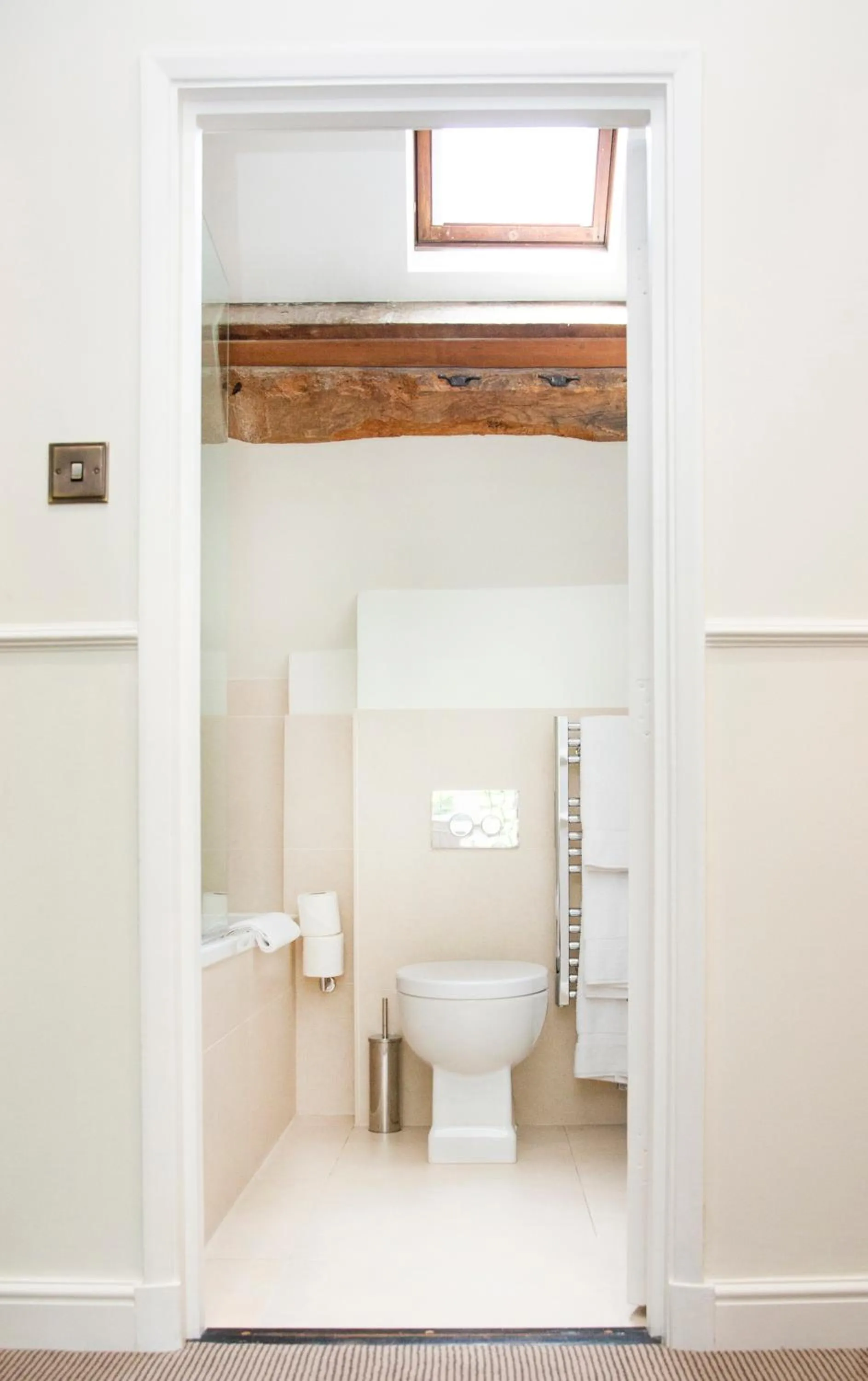 Toilet in Lords Of The Manor