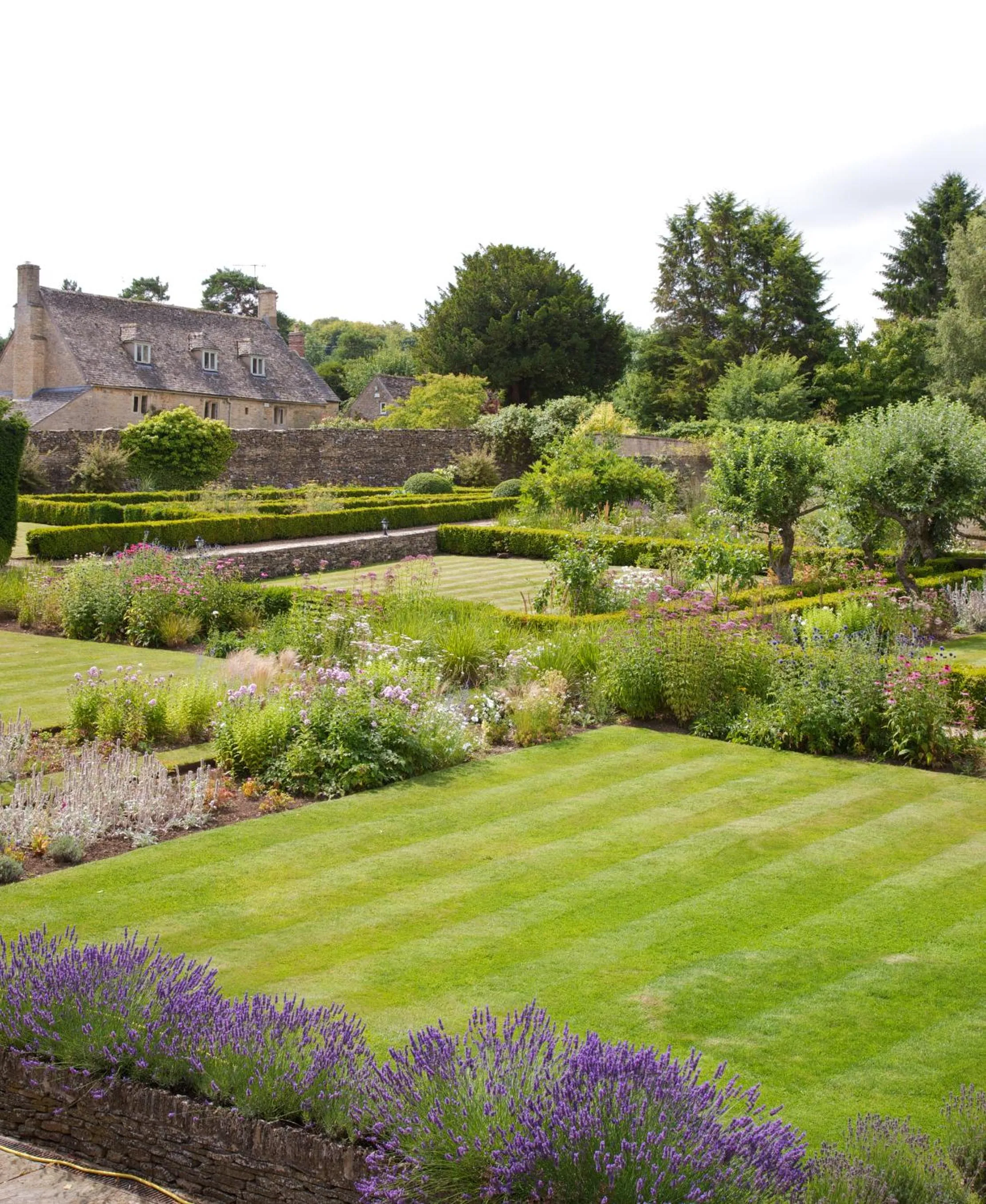 Property building in Lords Of The Manor