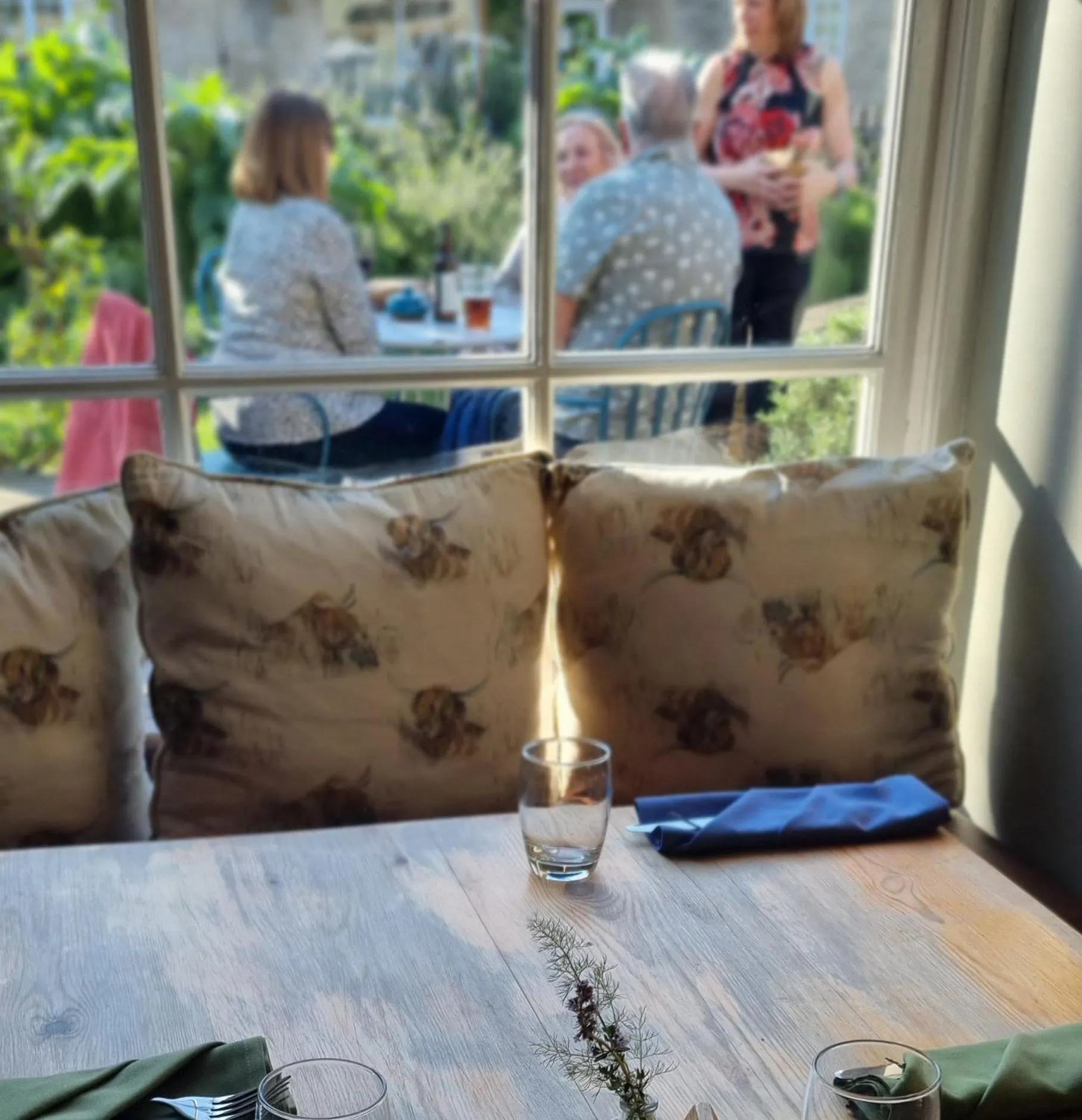 Restaurant/places to eat in Priory Inn