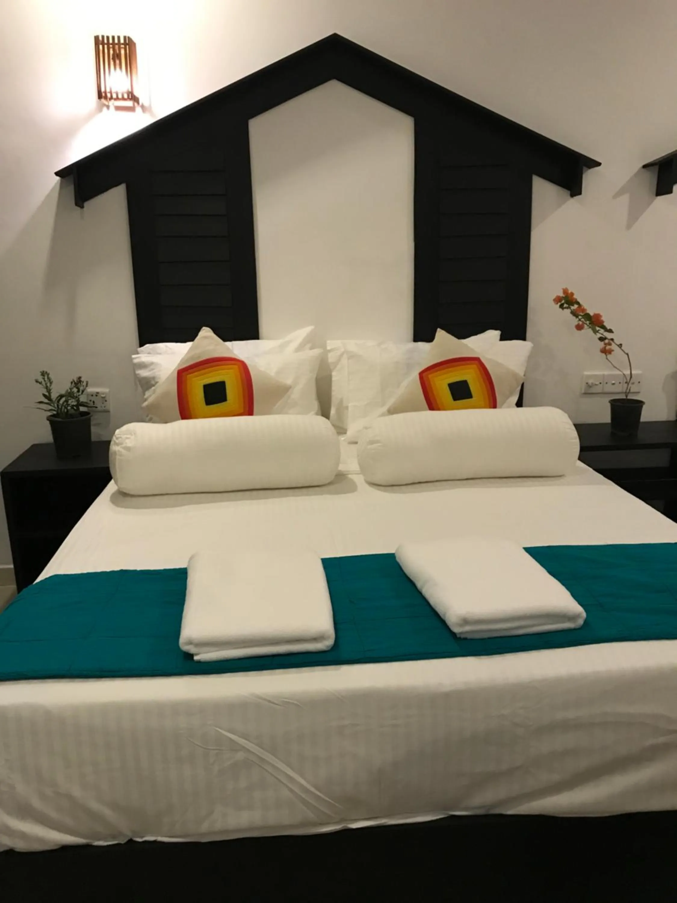 Bed in Sunshine Resort & Spa Sigiriya