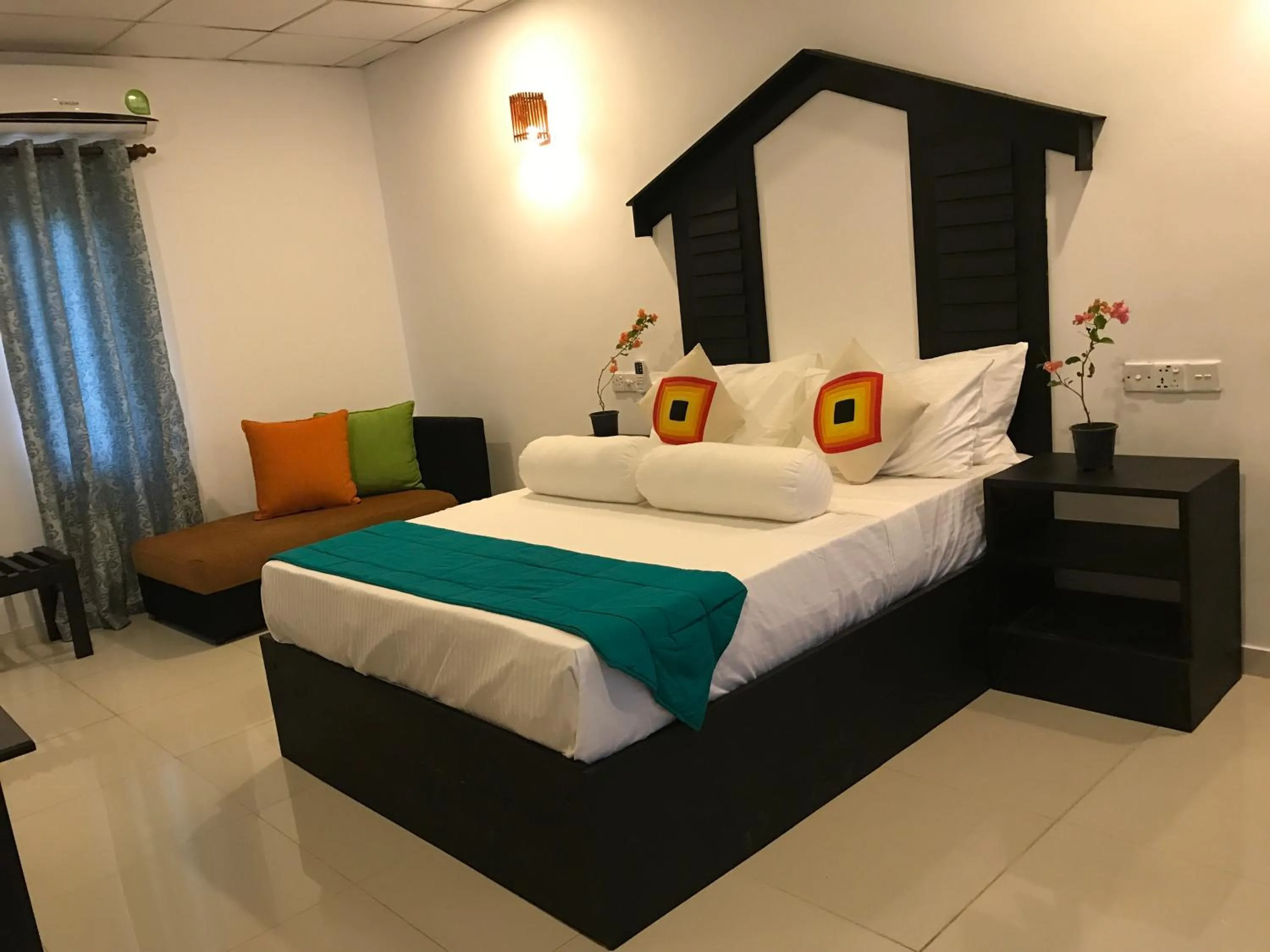 Bed in Sunshine Resort & Spa Sigiriya