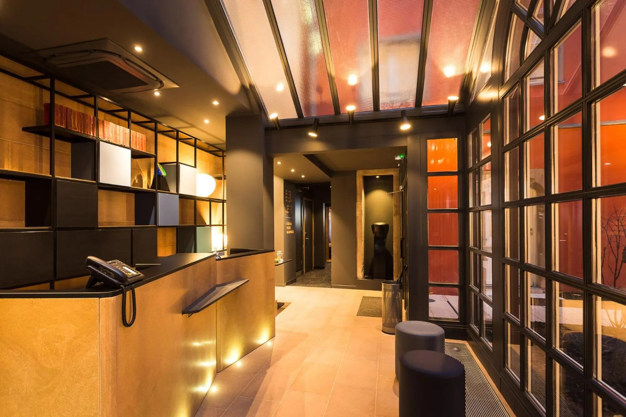 Lobby or reception in Hôtel Du Dragon