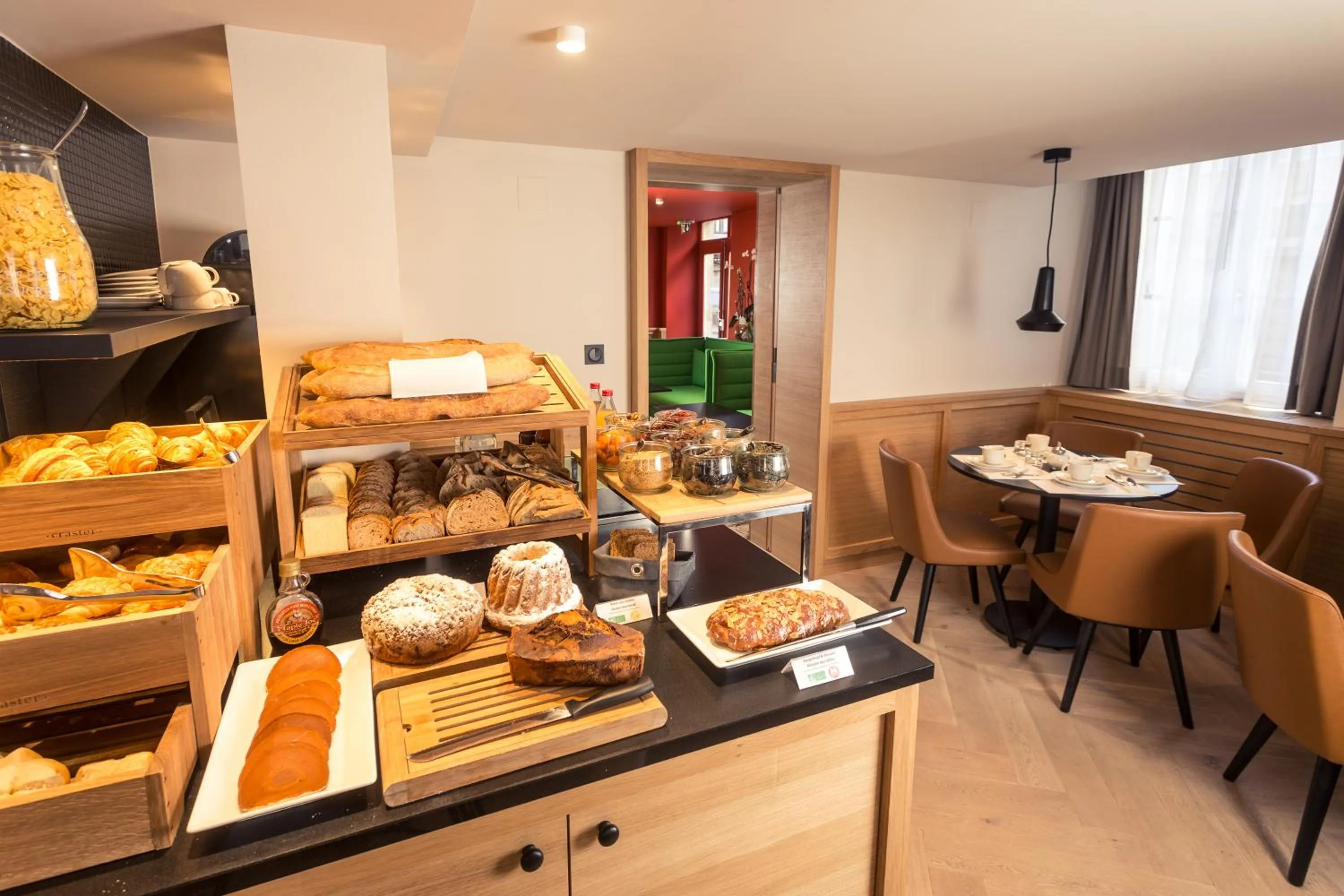 Food and drinks in Hôtel Du Dragon