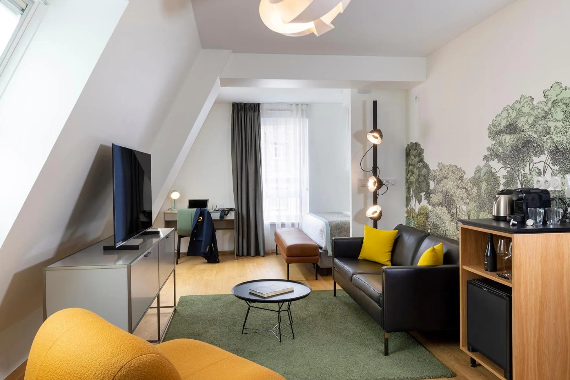 Photo of the whole room in Hôtel Du Dragon