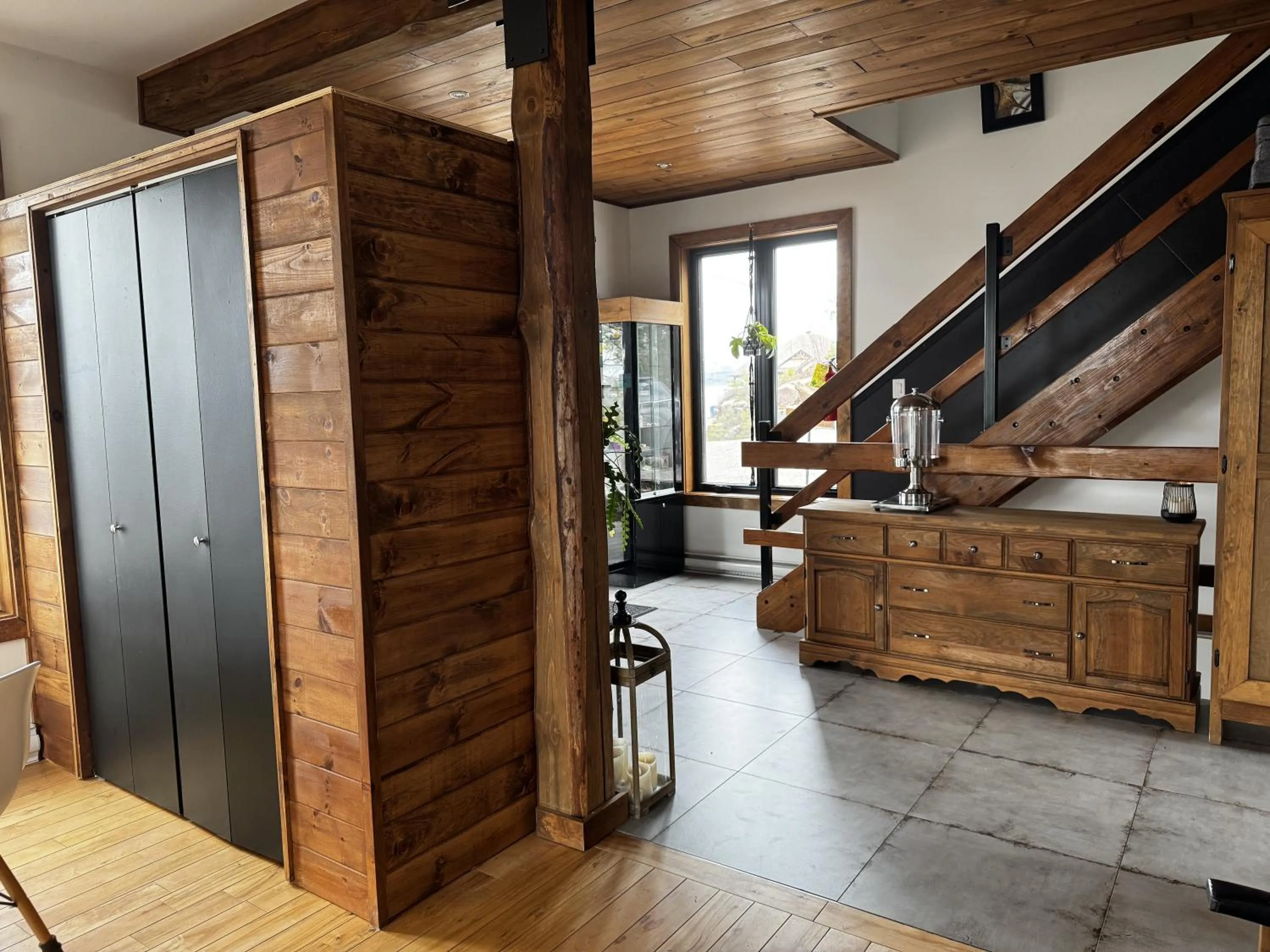 Lobby or reception in Gîte du Haut des Arbres