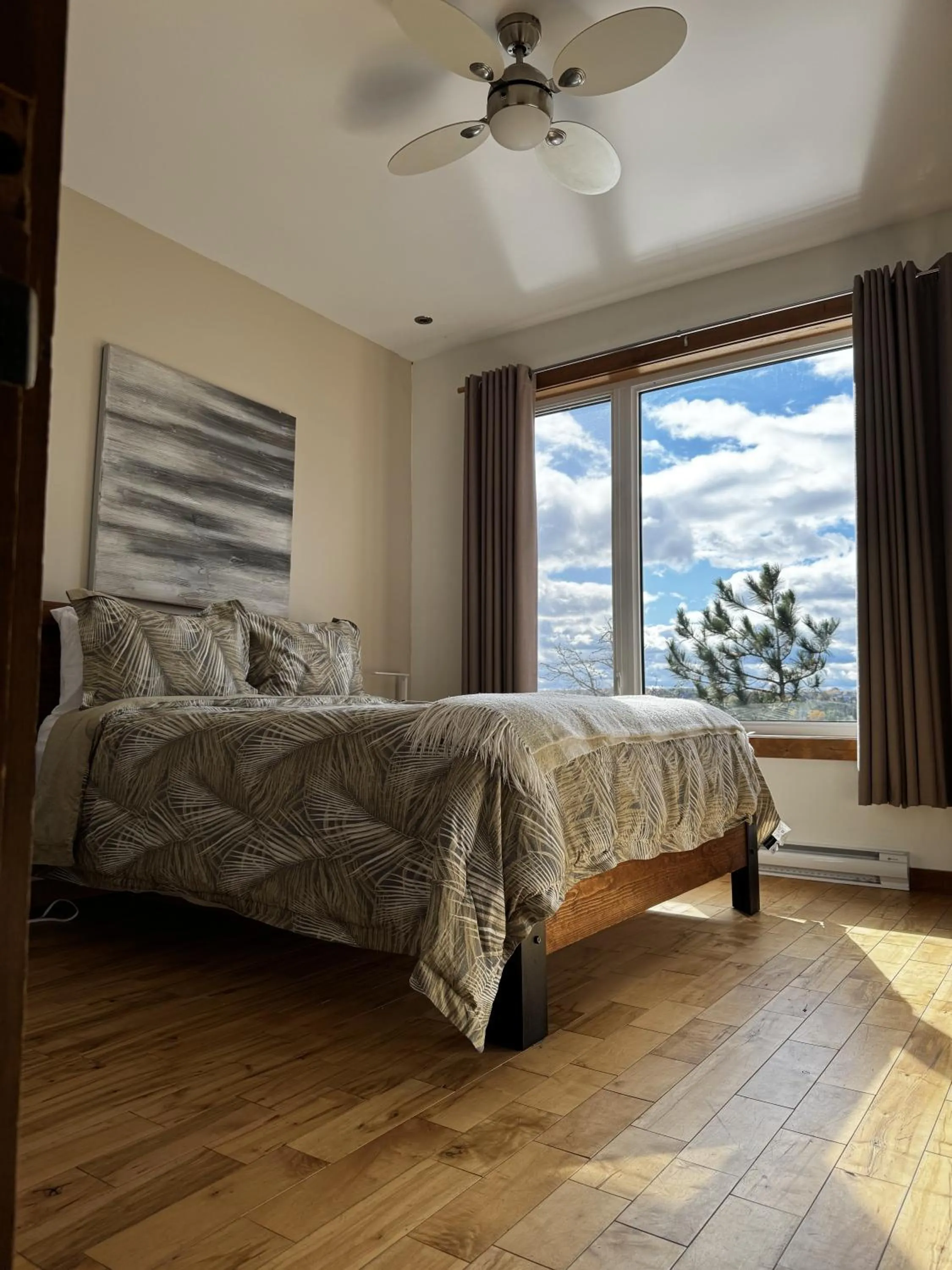 Bedroom, Bed in Gîte du Haut des Arbres