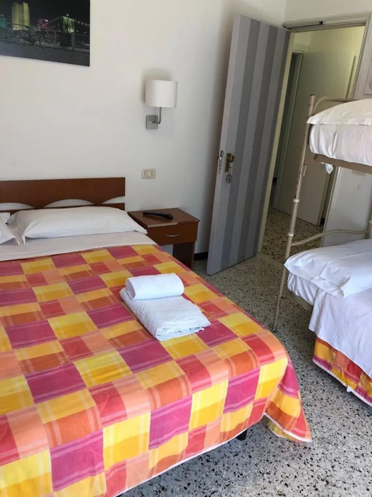 Photo of the whole room in Hotel Hollywood