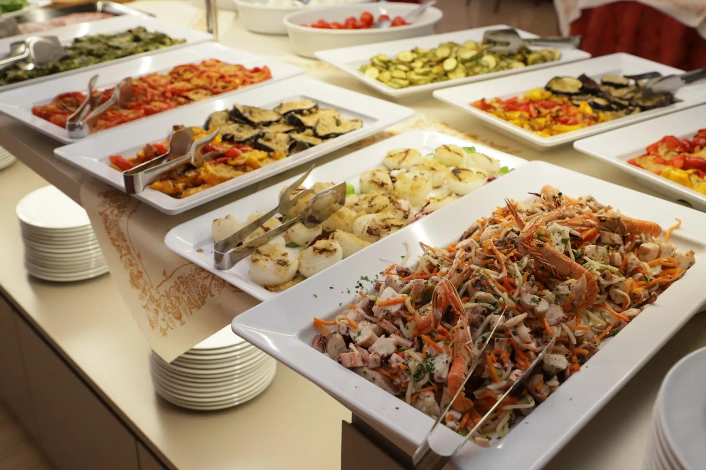 Restaurant/places to eat in Hotel Helios