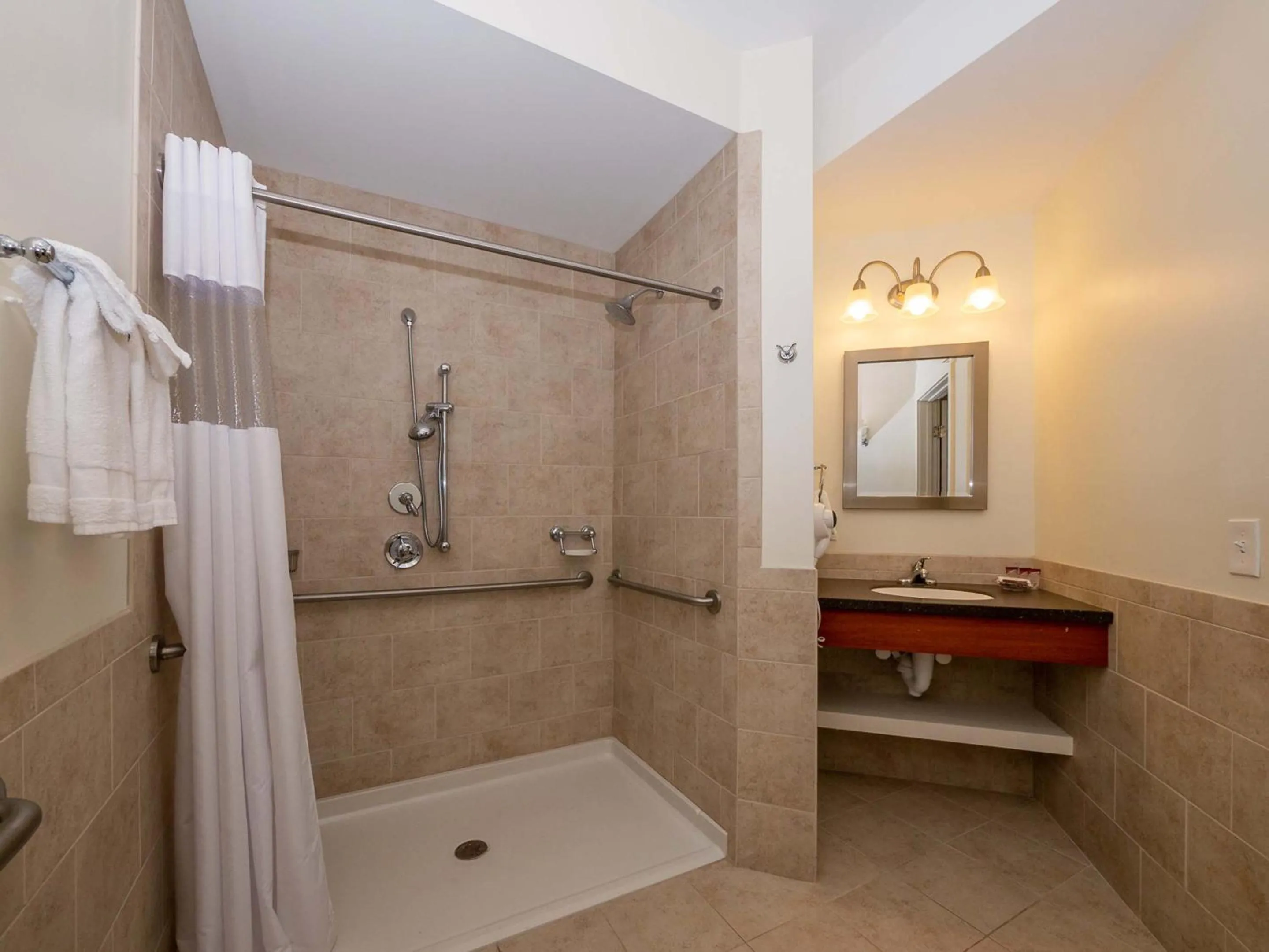 Bathroom in Sea Latch Inn