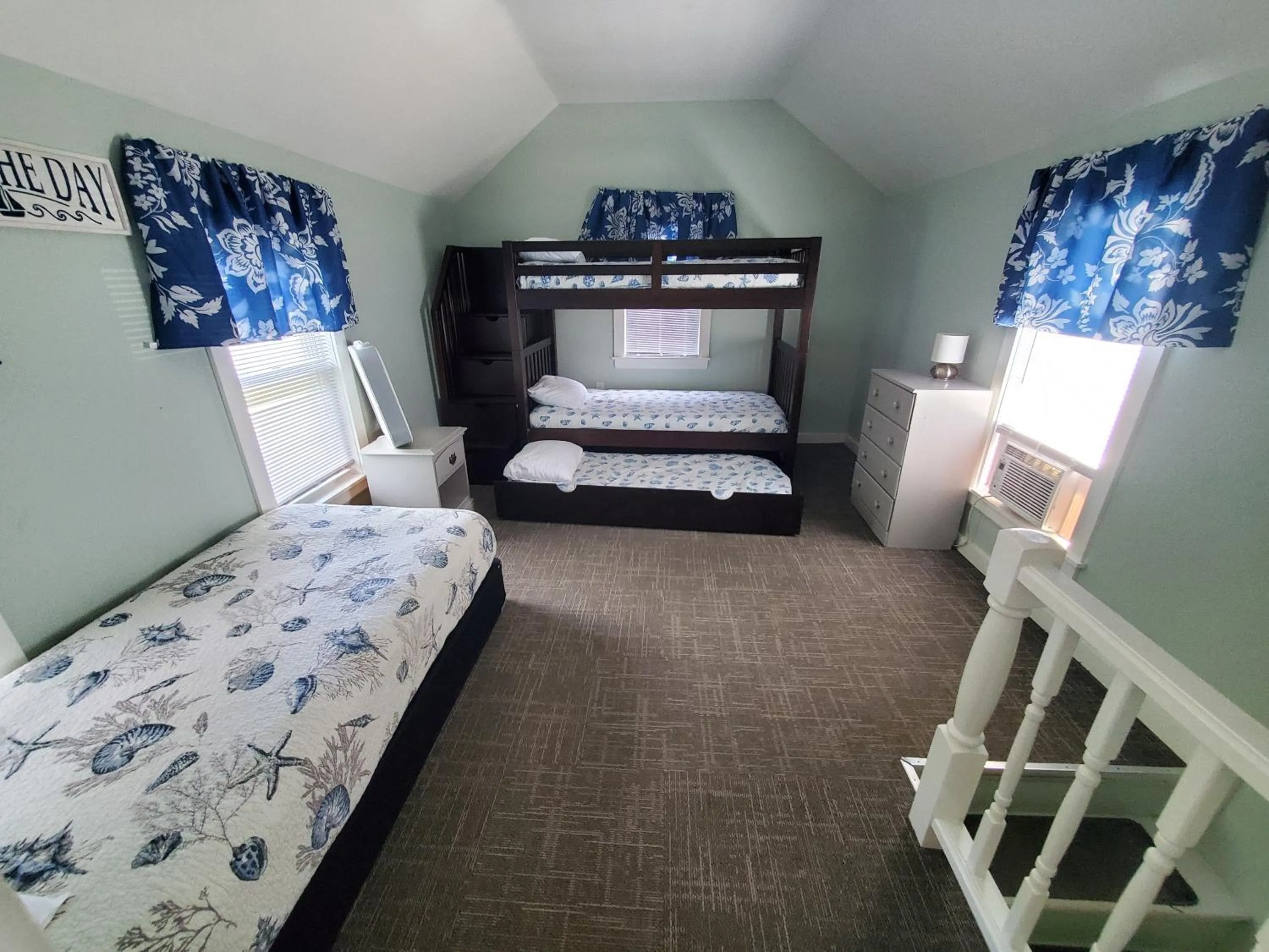 Photo of the whole room in Sea Latch Inn