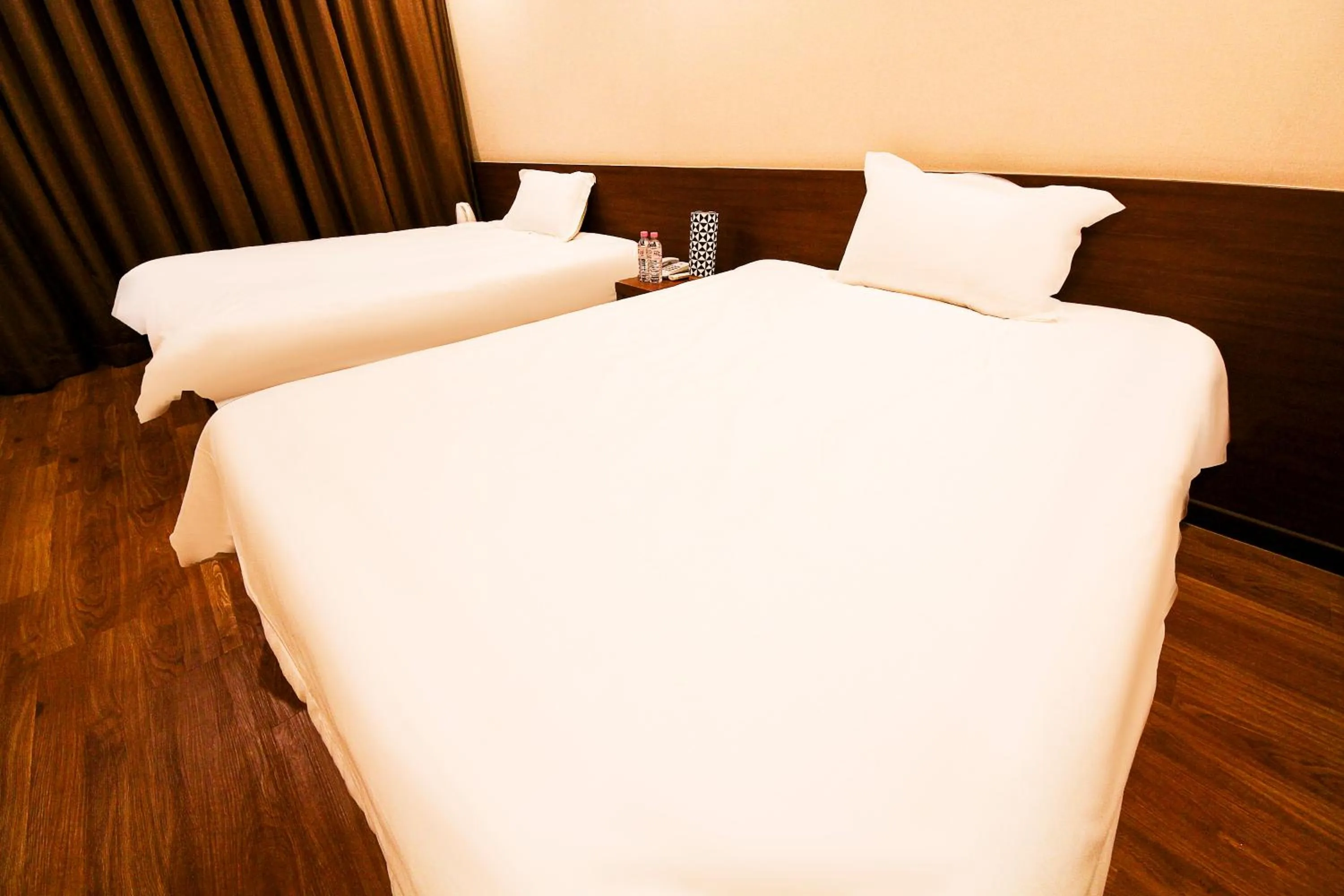 Photo of the whole room, Bed in Jeju Jungmun Ocean Blue Hotel