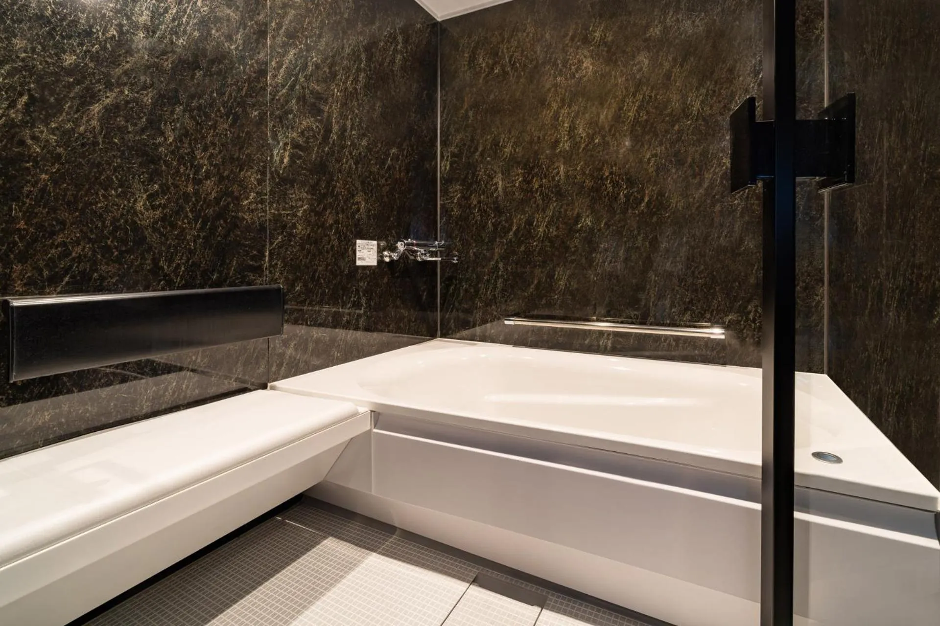 Photo of the whole room in Goi Grand Hotel