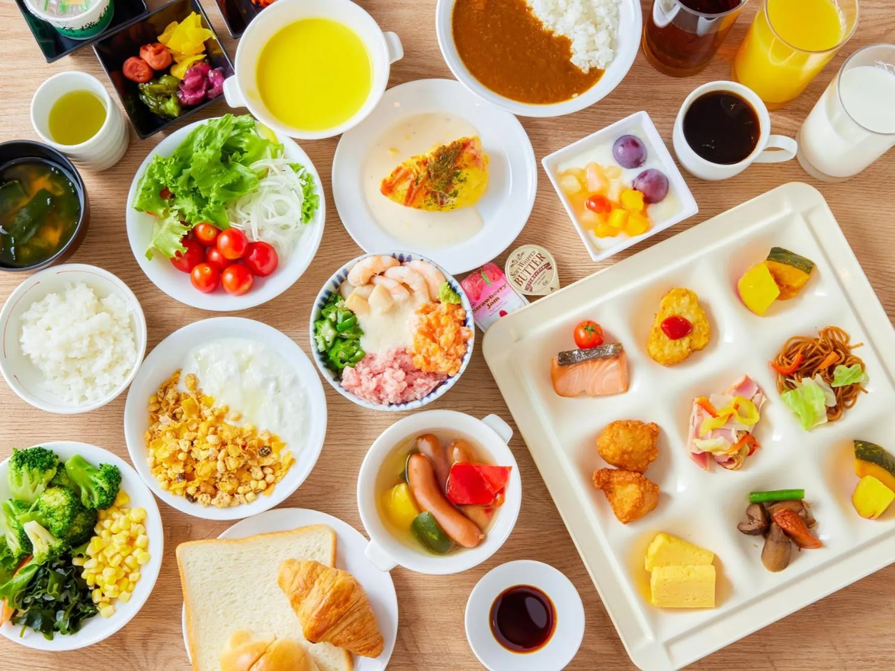 Buffet breakfast in Goi Grand Hotel