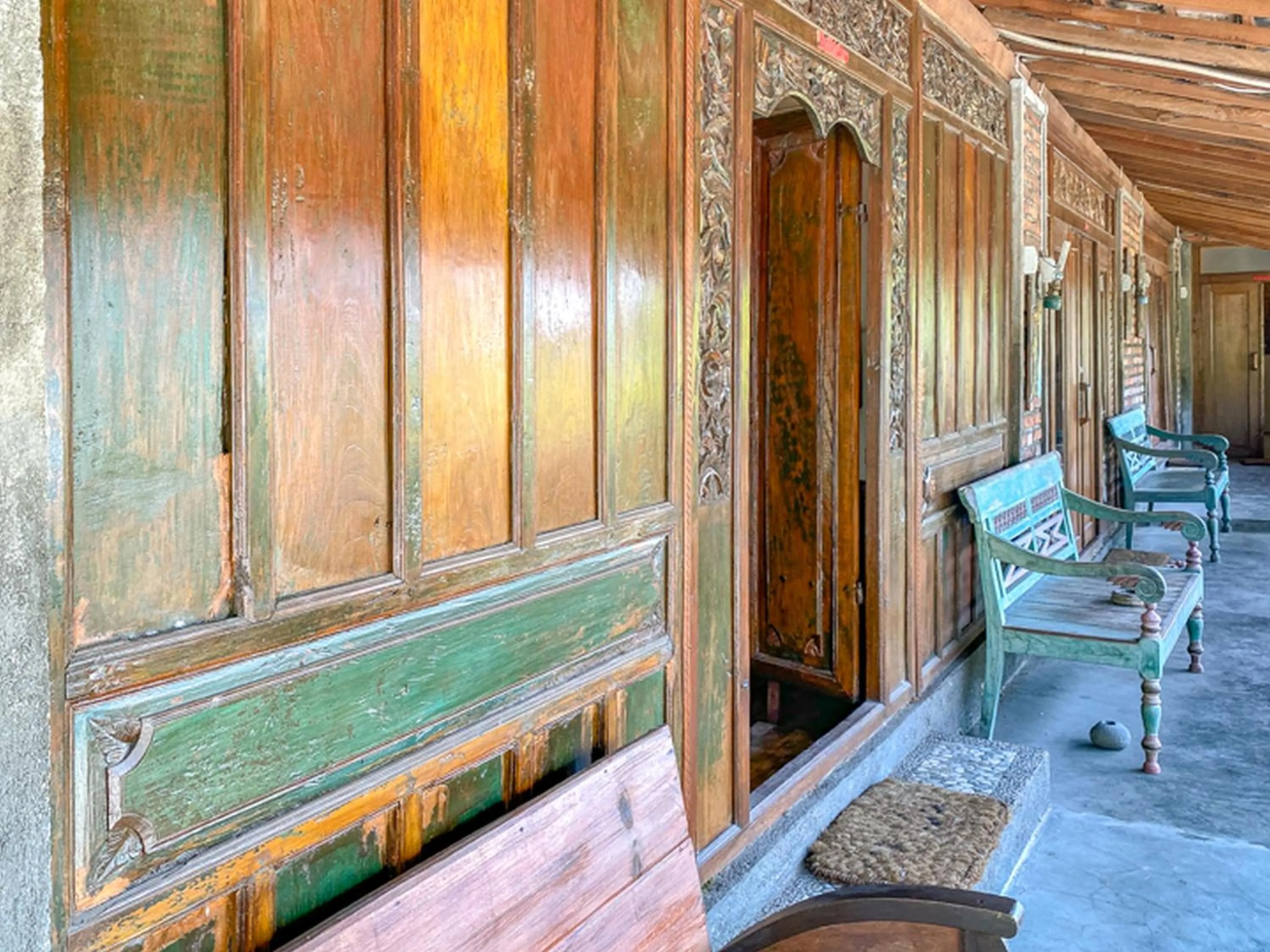 Seating area in Griya Gribig Guest House Mitra RedDoorz