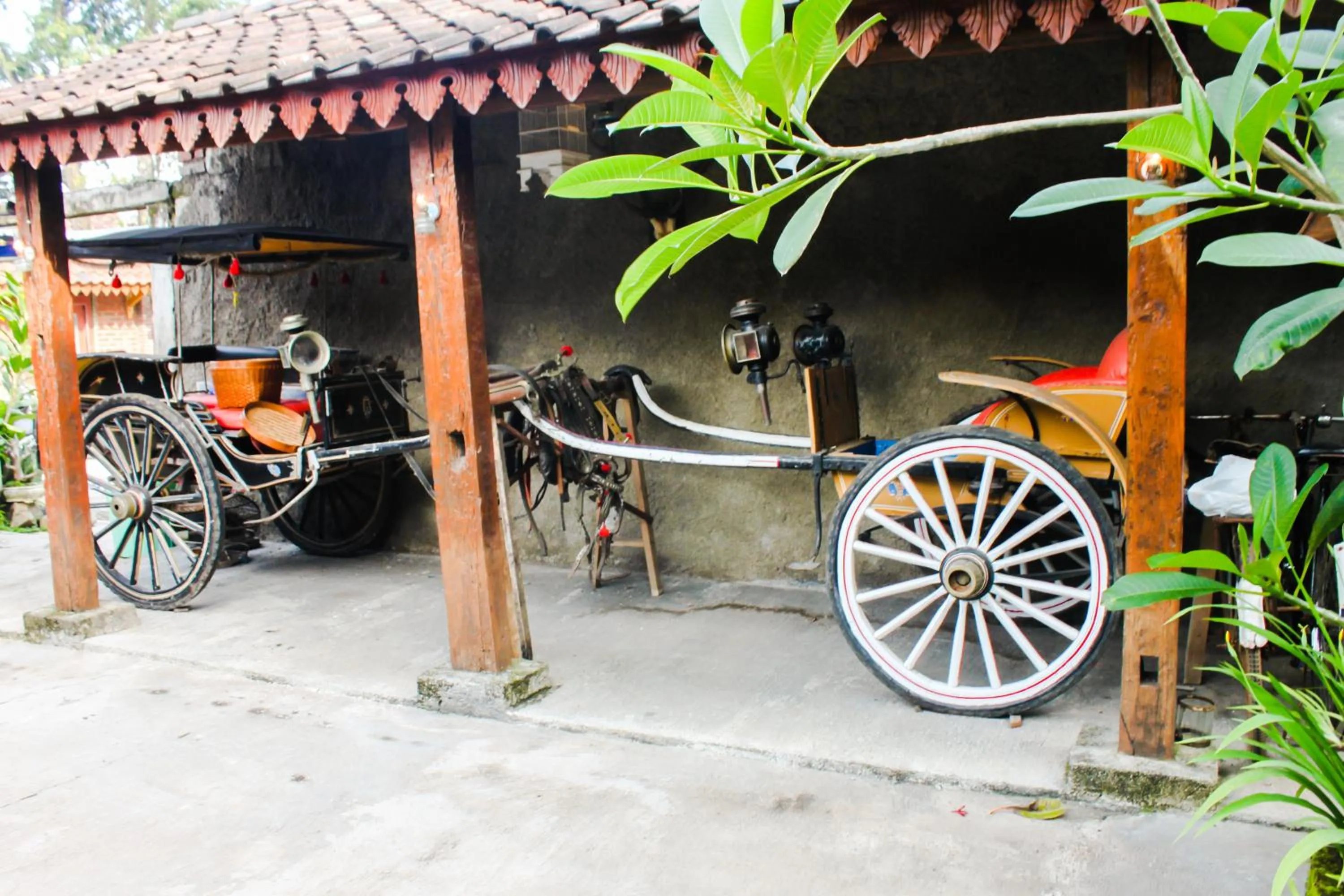 Decorative detail in Griya Gribig Guest House Mitra RedDoorz