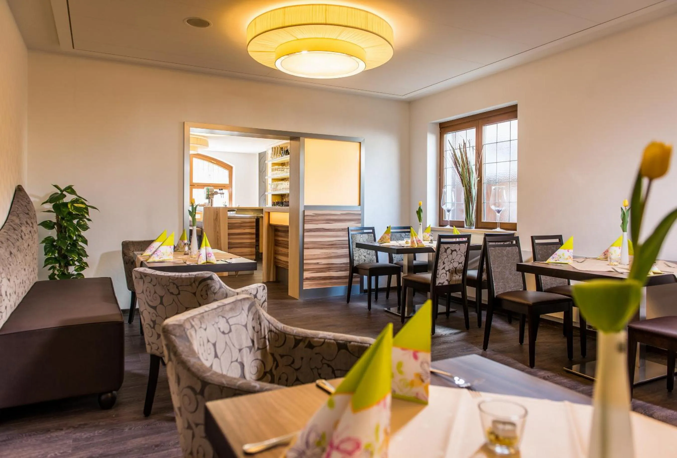 Restaurant/places to eat in B&S Hotel Am Bachhaus