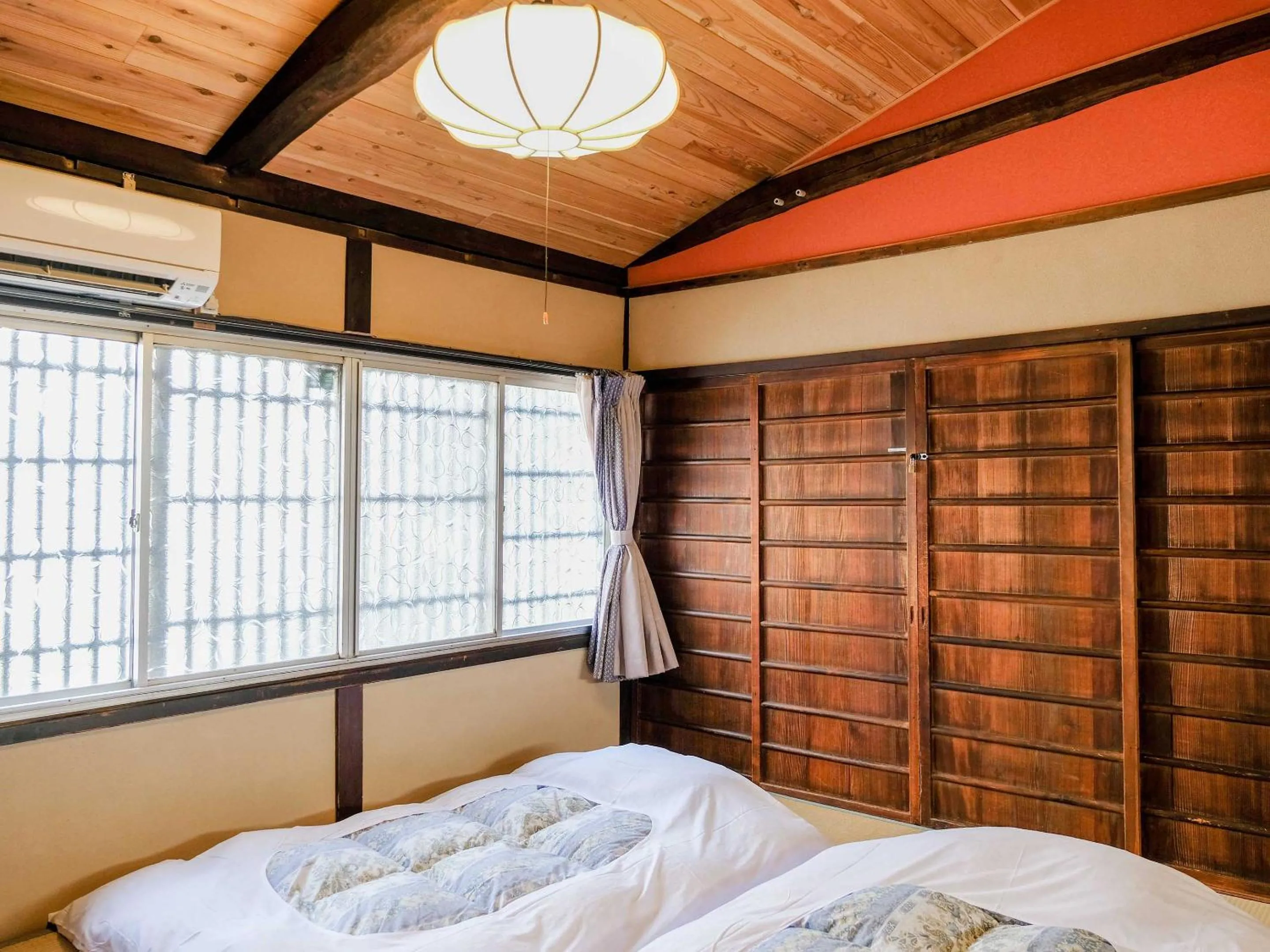 Photo of the whole room, Bed in K-style kinkakuji