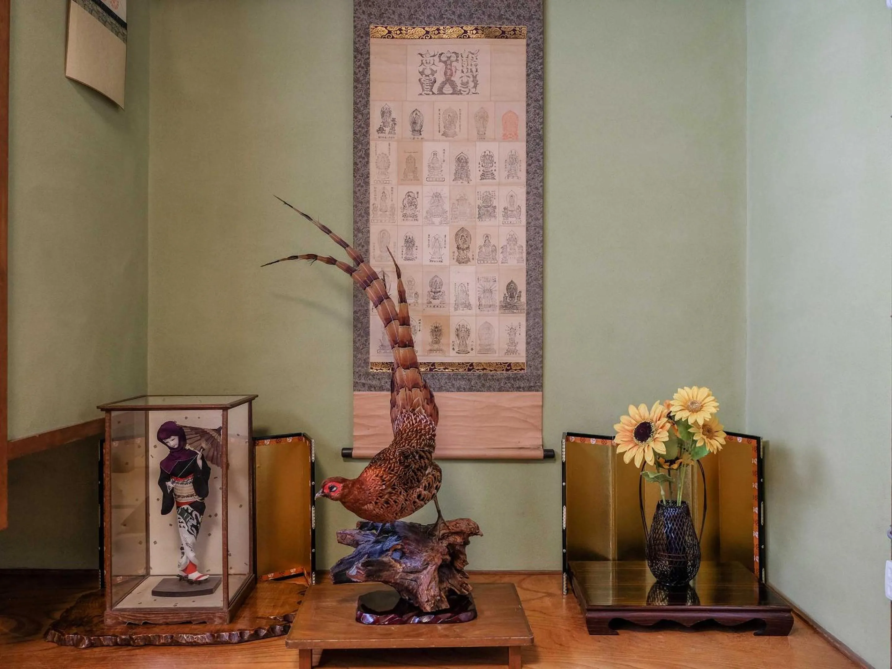 Decorative detail in K-style kinkakuji