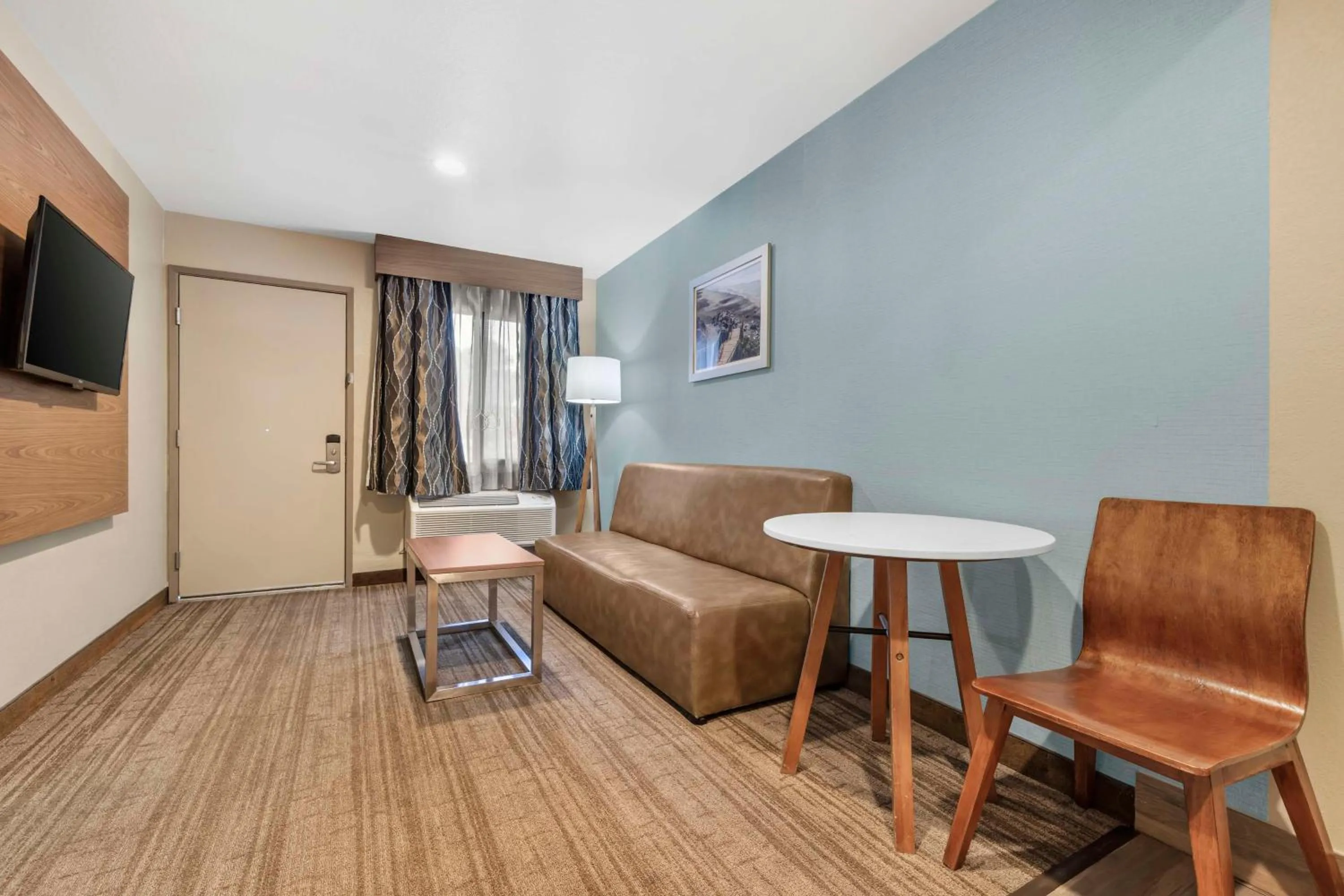 Bedroom, Bed in Best Western Carlsbad by the Sea