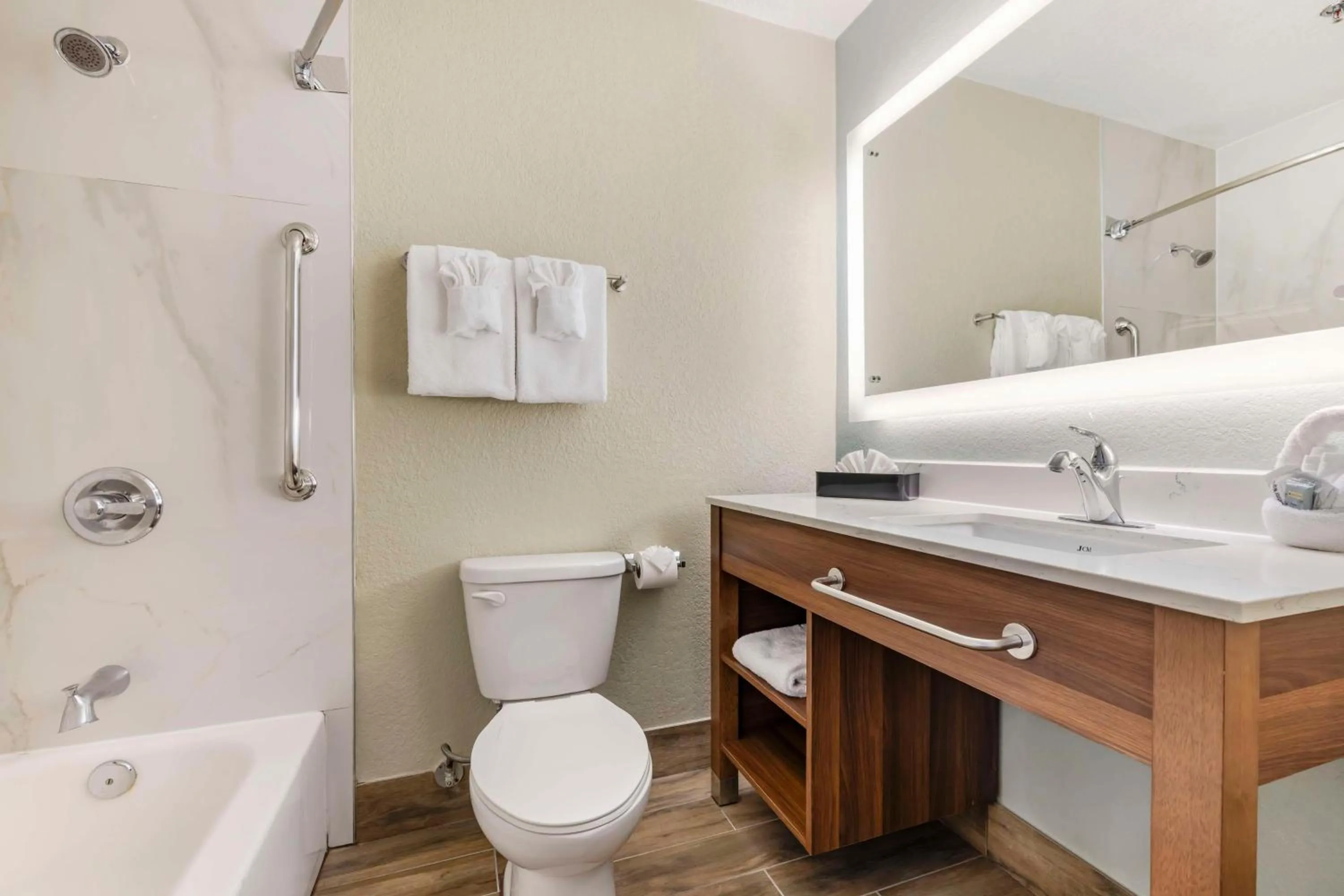 Bathroom in Best Western Carlsbad by the Sea