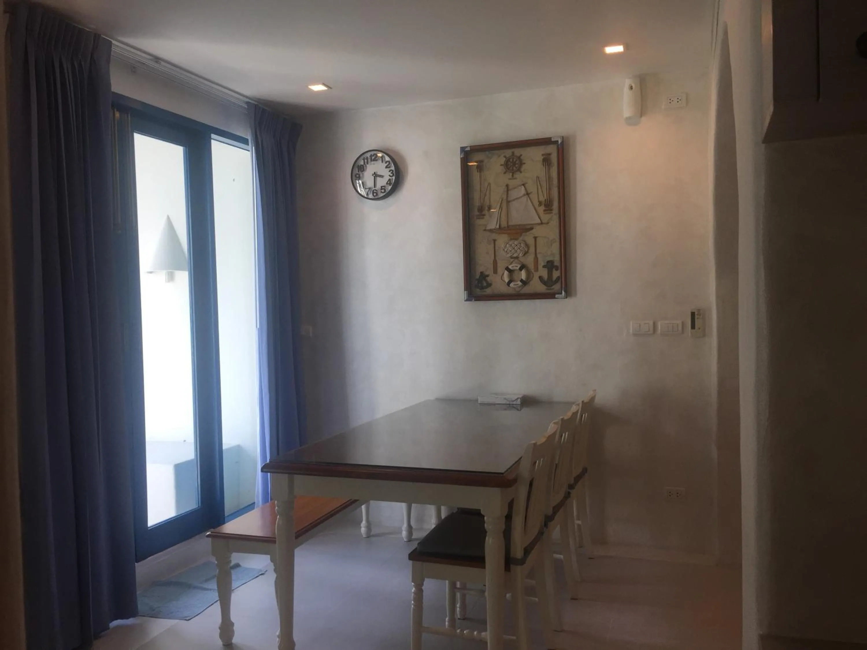 Photo of the whole room in The Chelona pool access by Away