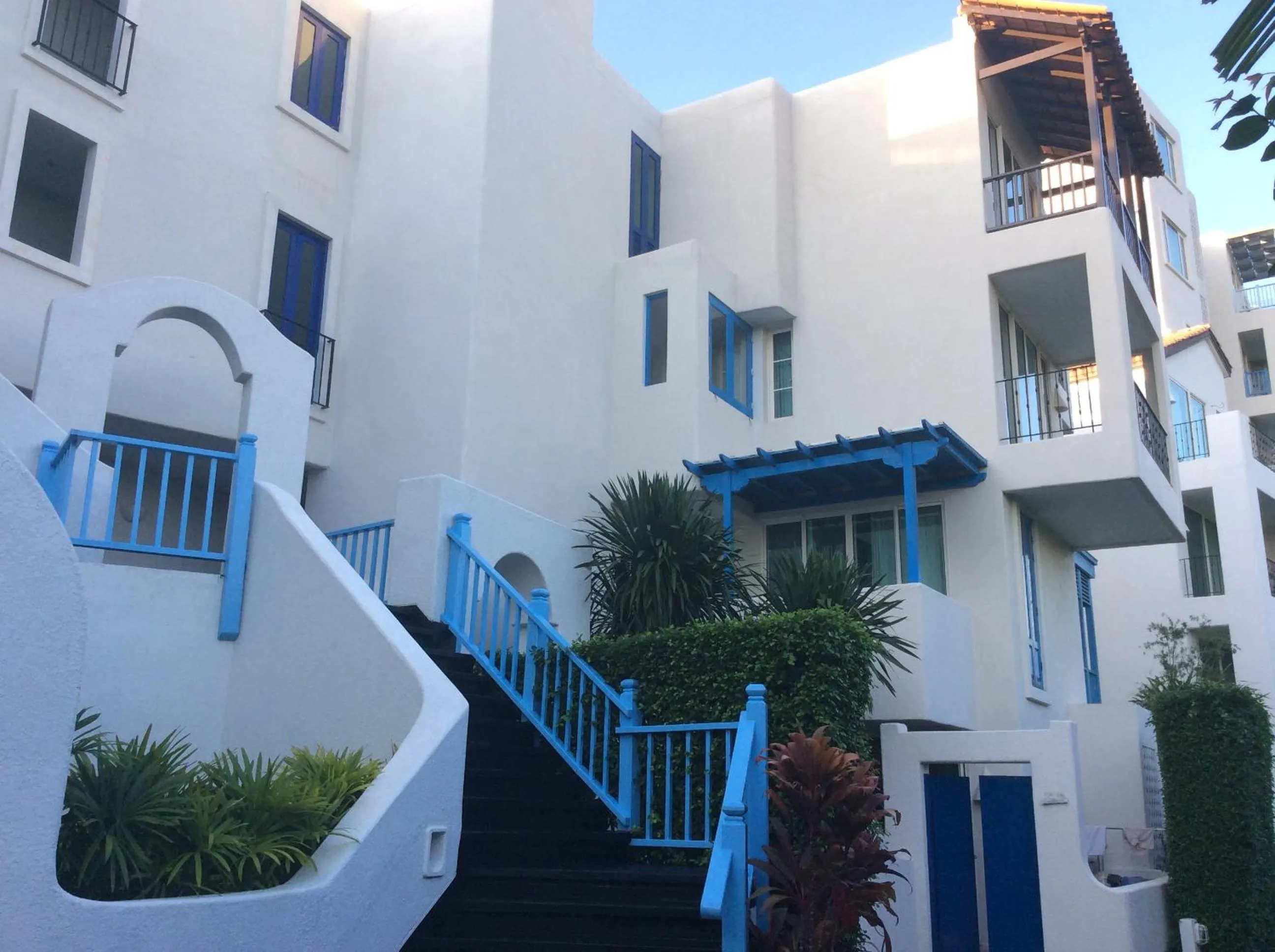 Area and facilities in The Chelona pool access by Away