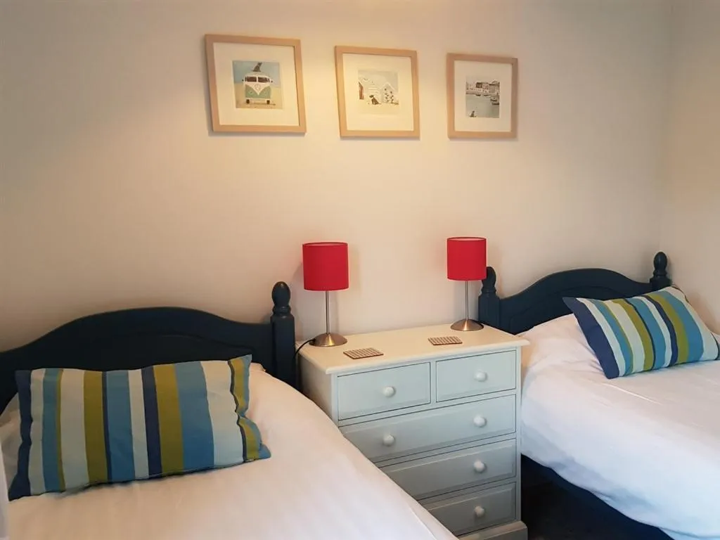 Bathroom in White Ocean