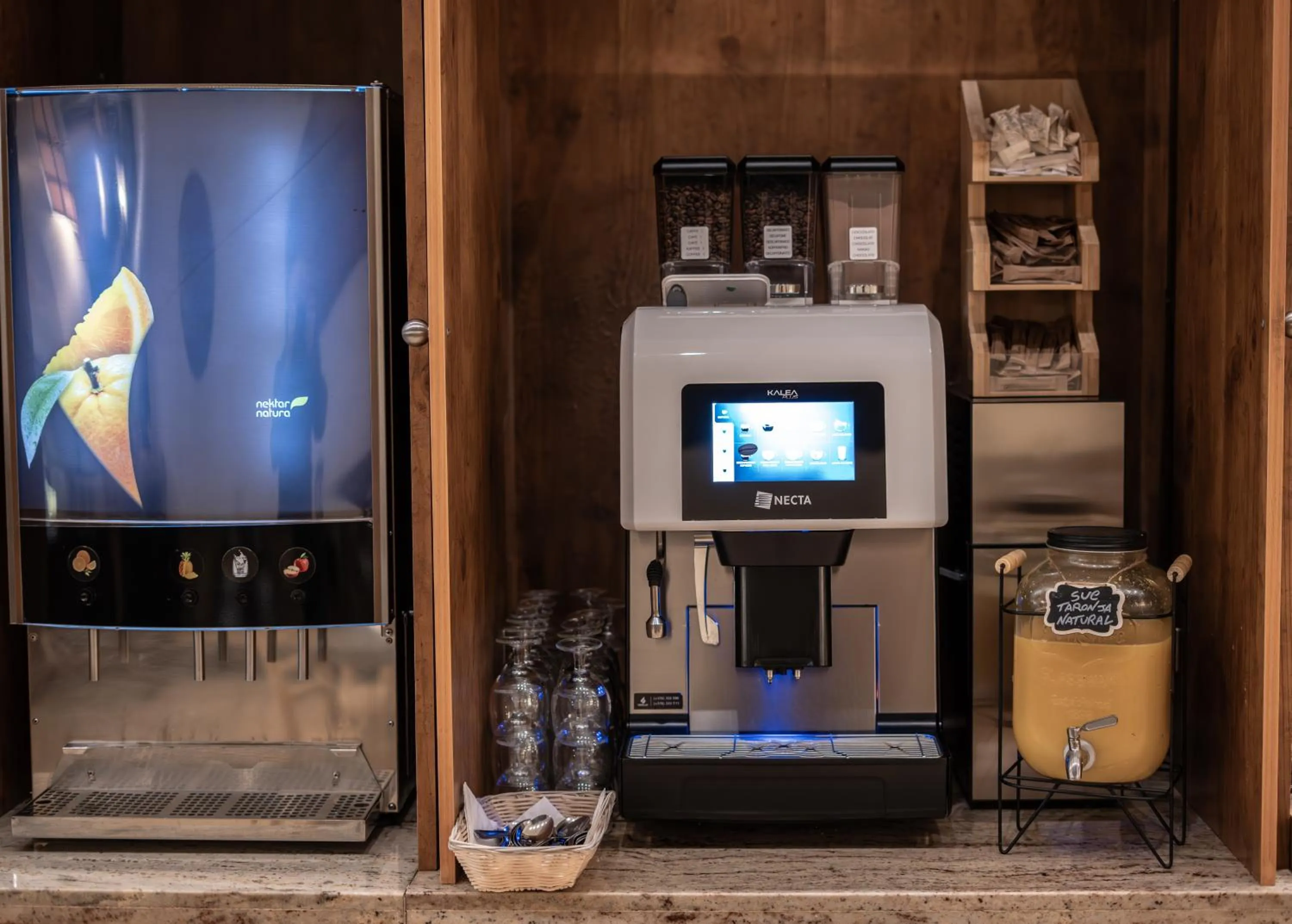 Buffet breakfast in Yomo Patagonia