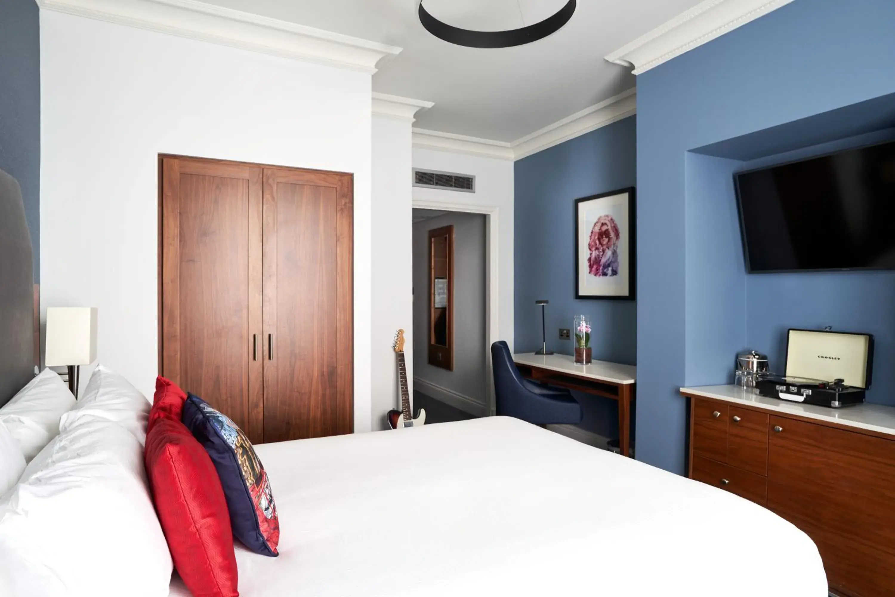 Classic Double in The Cumberland, London Classic Double in The Cumberland, London